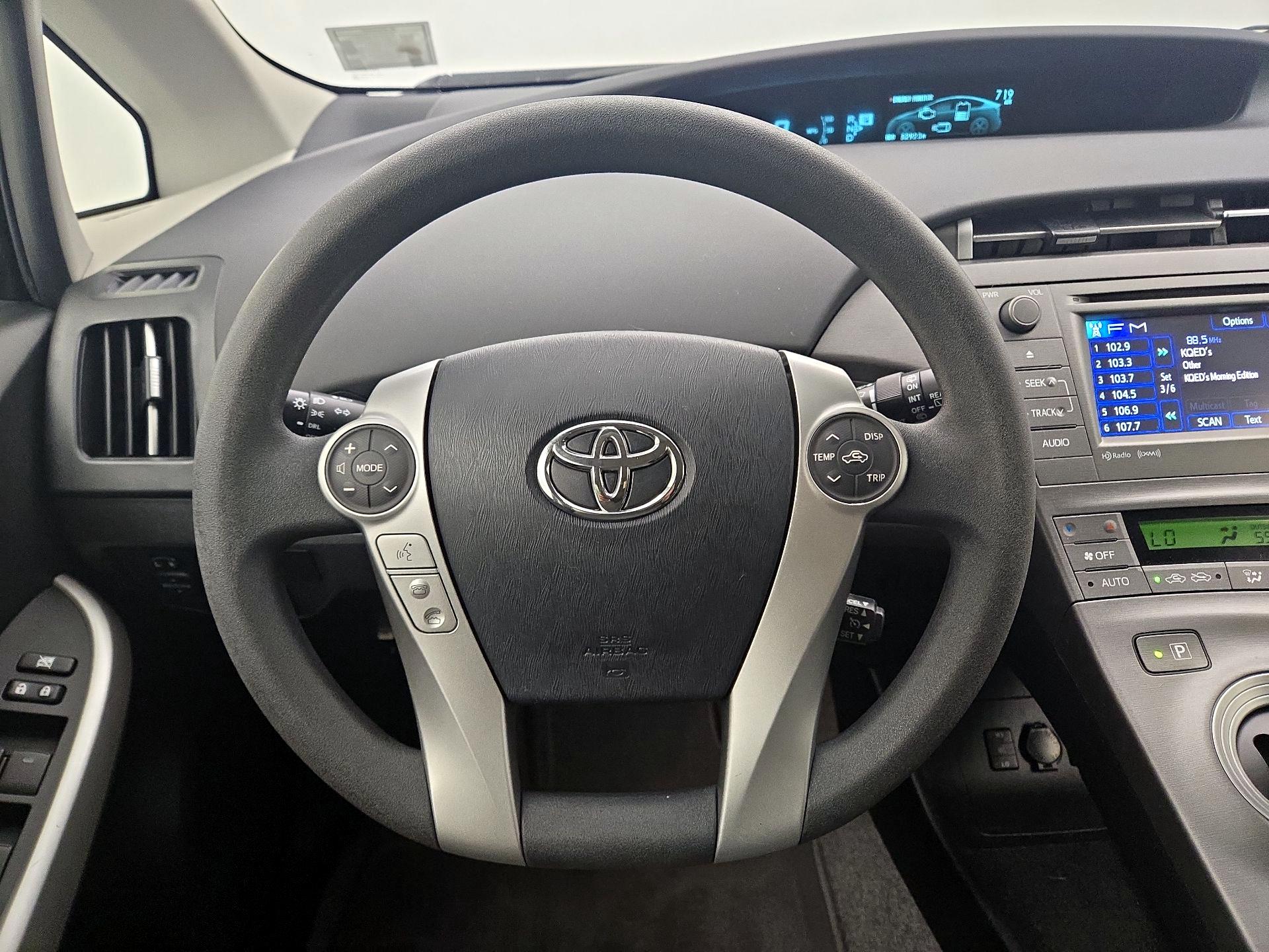 Thumbnail: 2014 Toyota Prius - 10