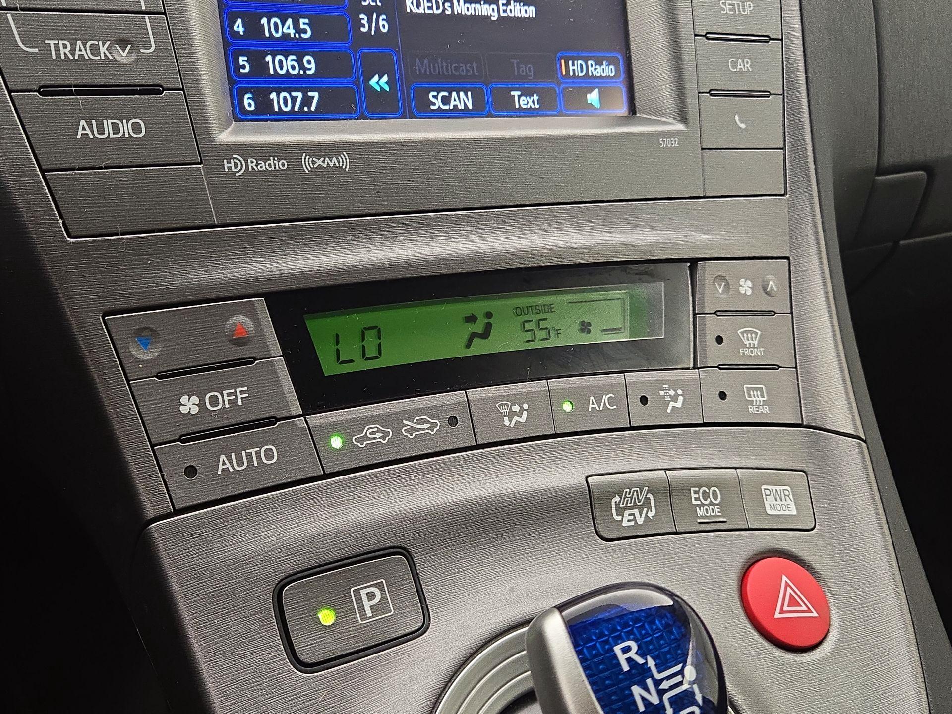 Thumbnail: 2014 Toyota Prius - 16