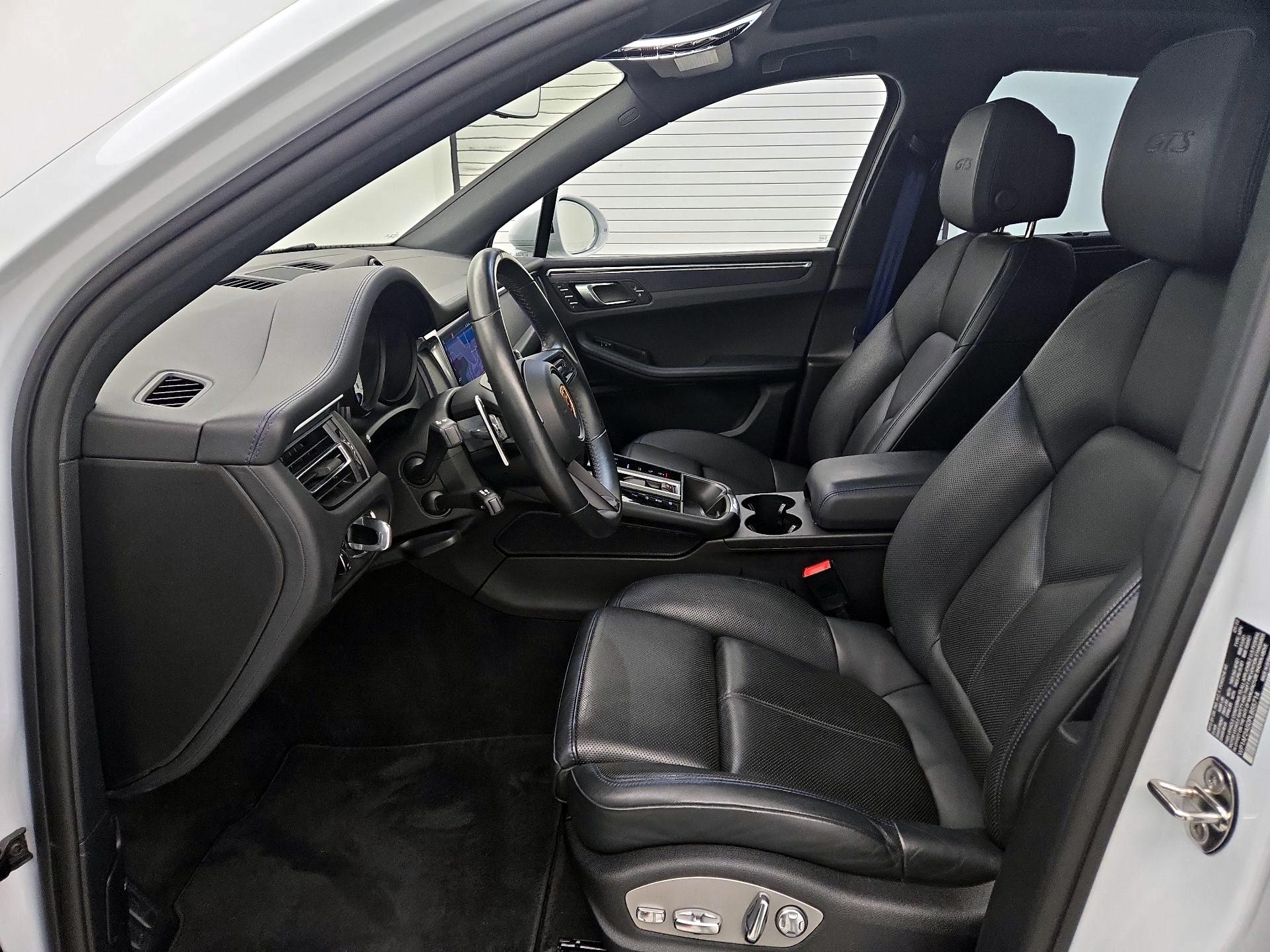 Thumbnail: 2023 Porsche Macan - 11