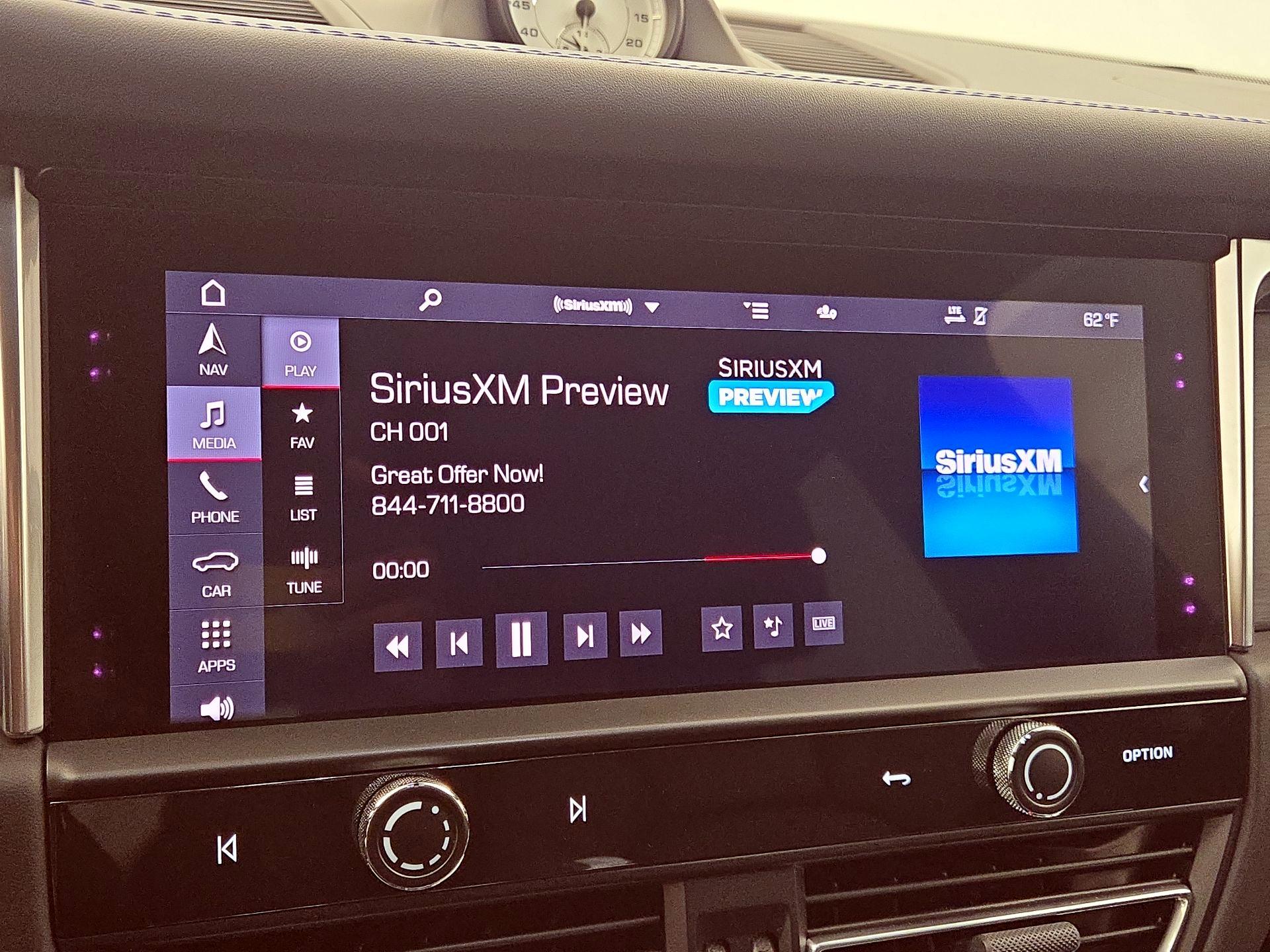 Thumbnail: 2023 Porsche Macan - 16