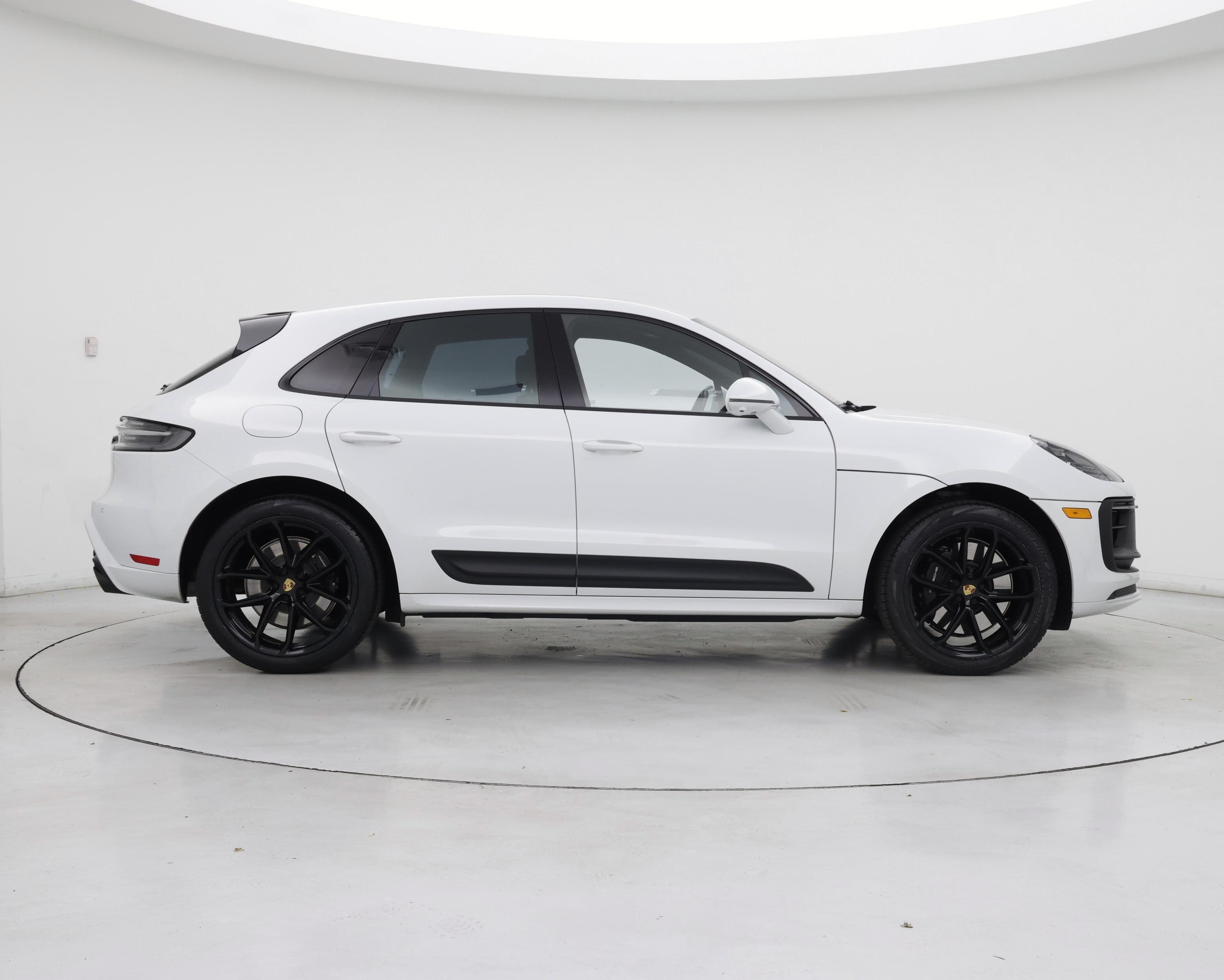 Thumbnail: 2023 Porsche Macan - 7