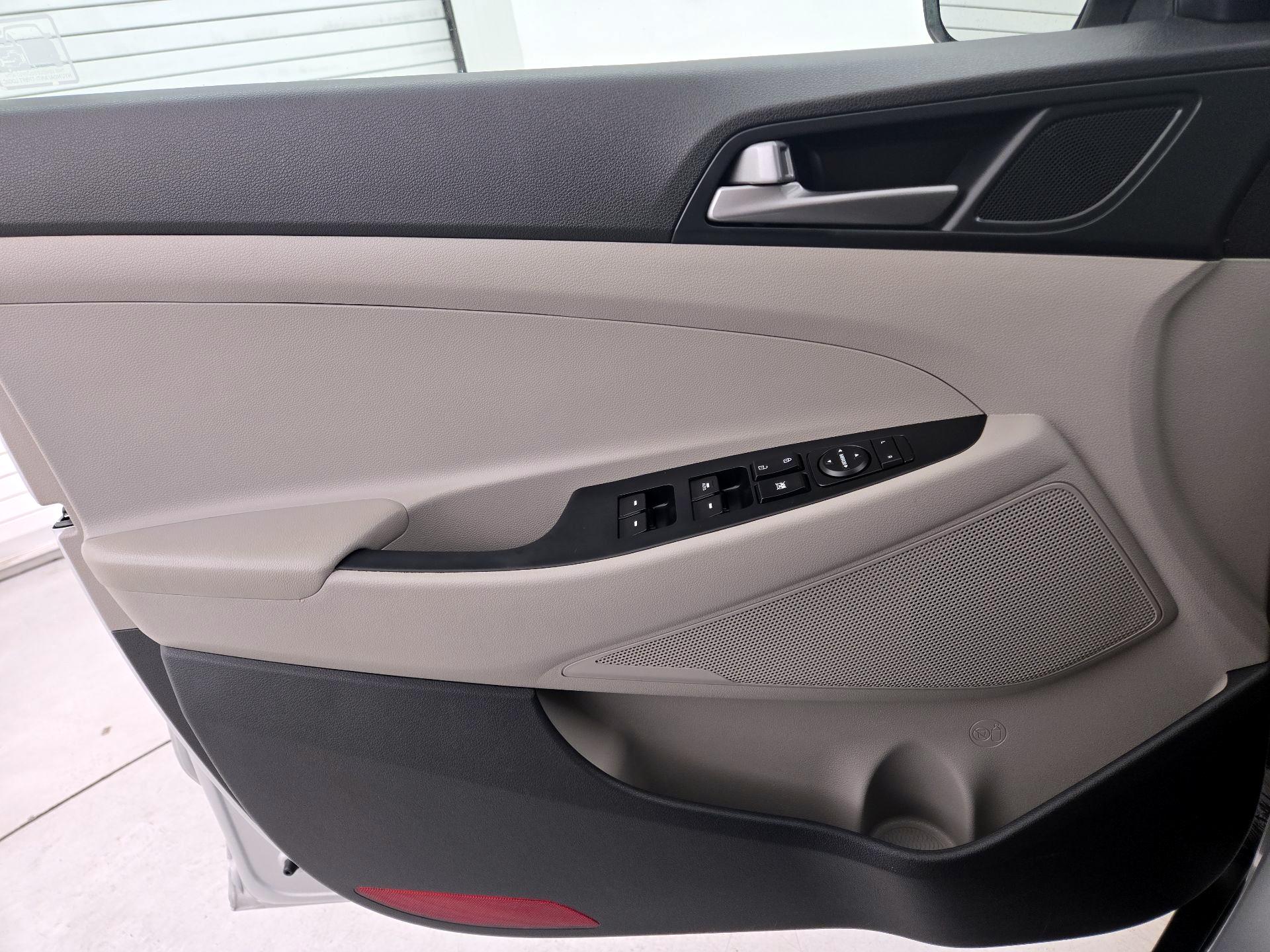 Thumbnail: 2018 Hyundai Tucson - 12