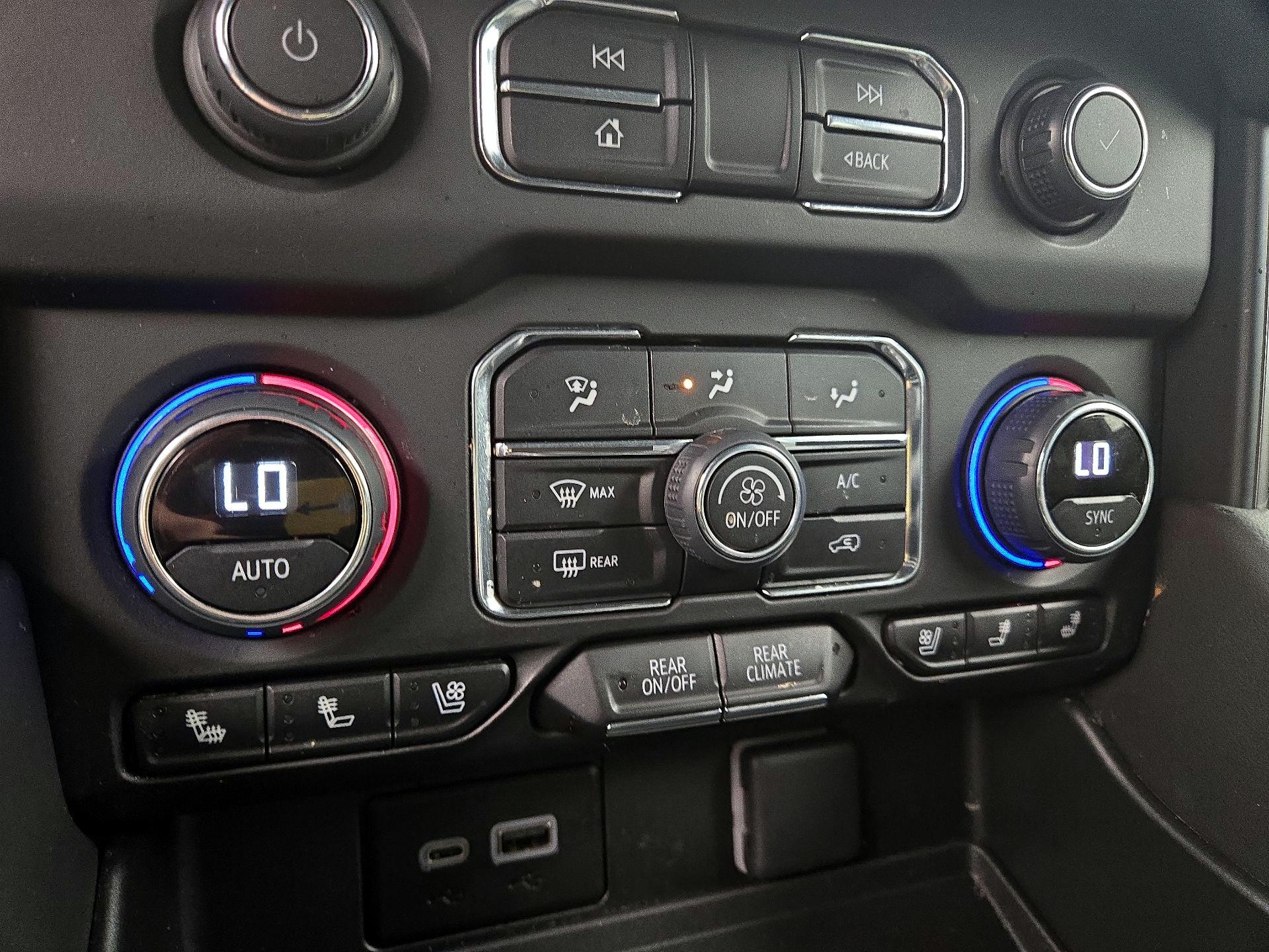 Thumbnail: 2024 Chevrolet Tahoe - 17