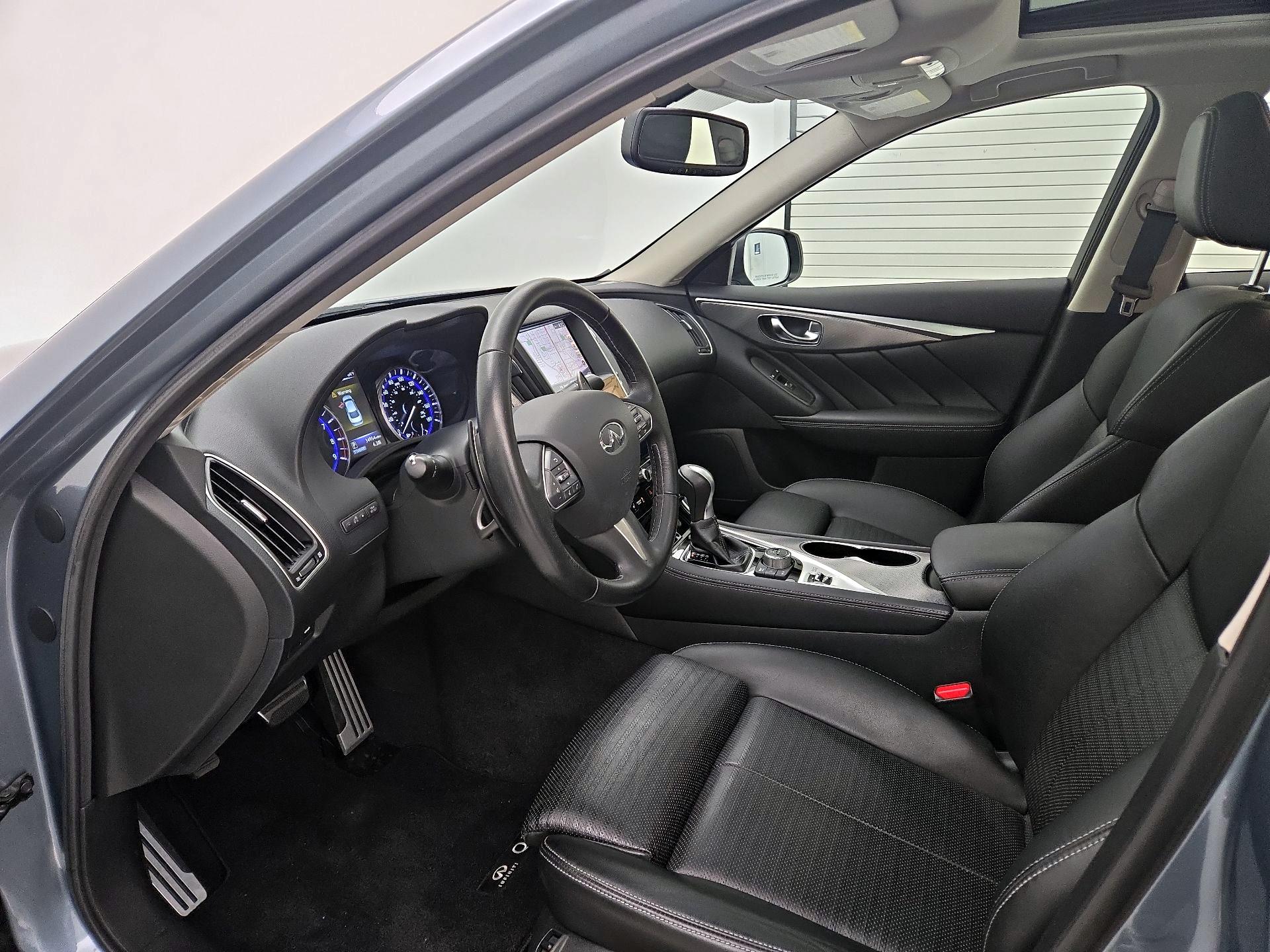 Thumbnail: 2015 INFINITI Q50 - 11