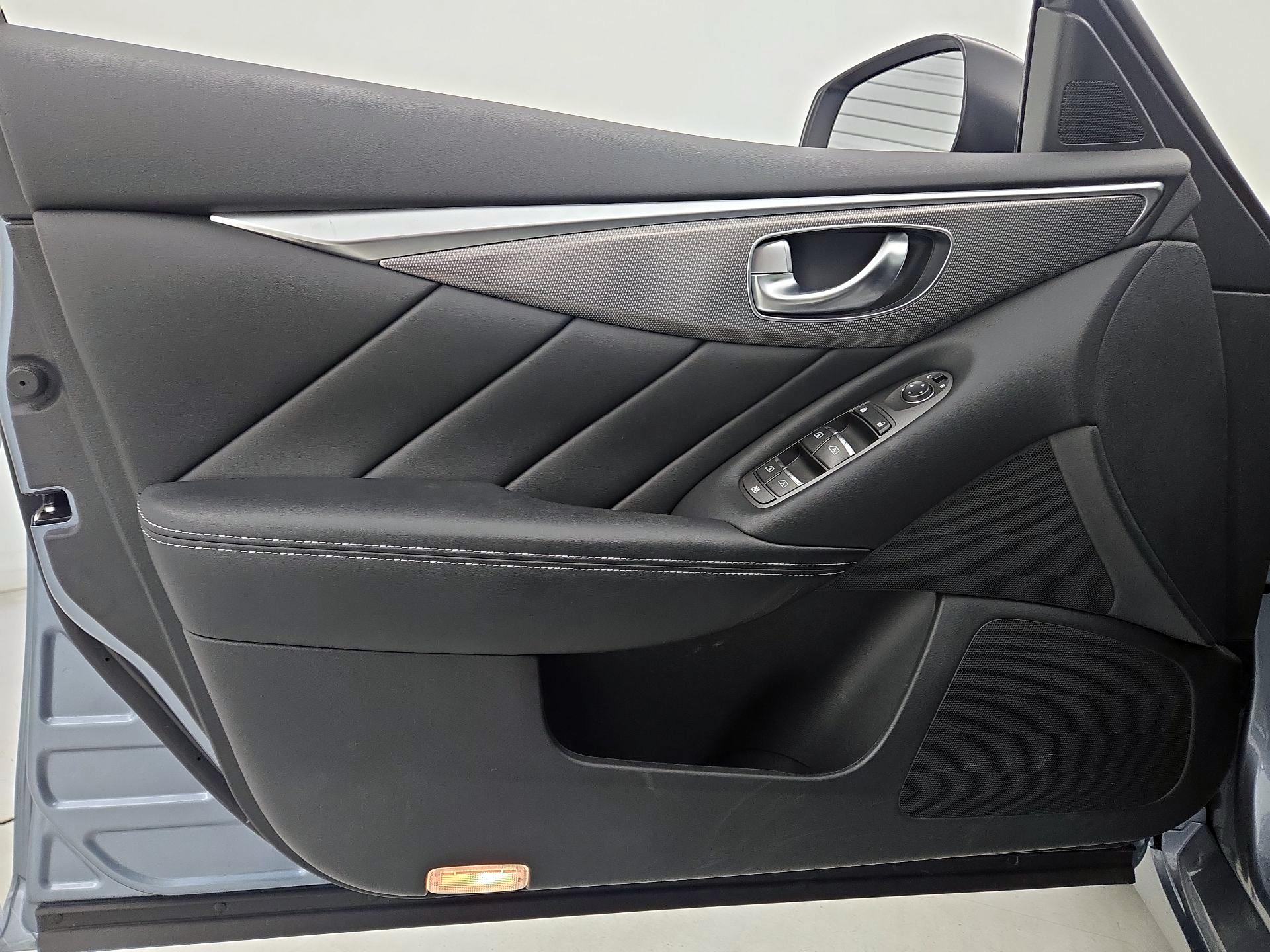 Thumbnail: 2015 INFINITI Q50 - 12