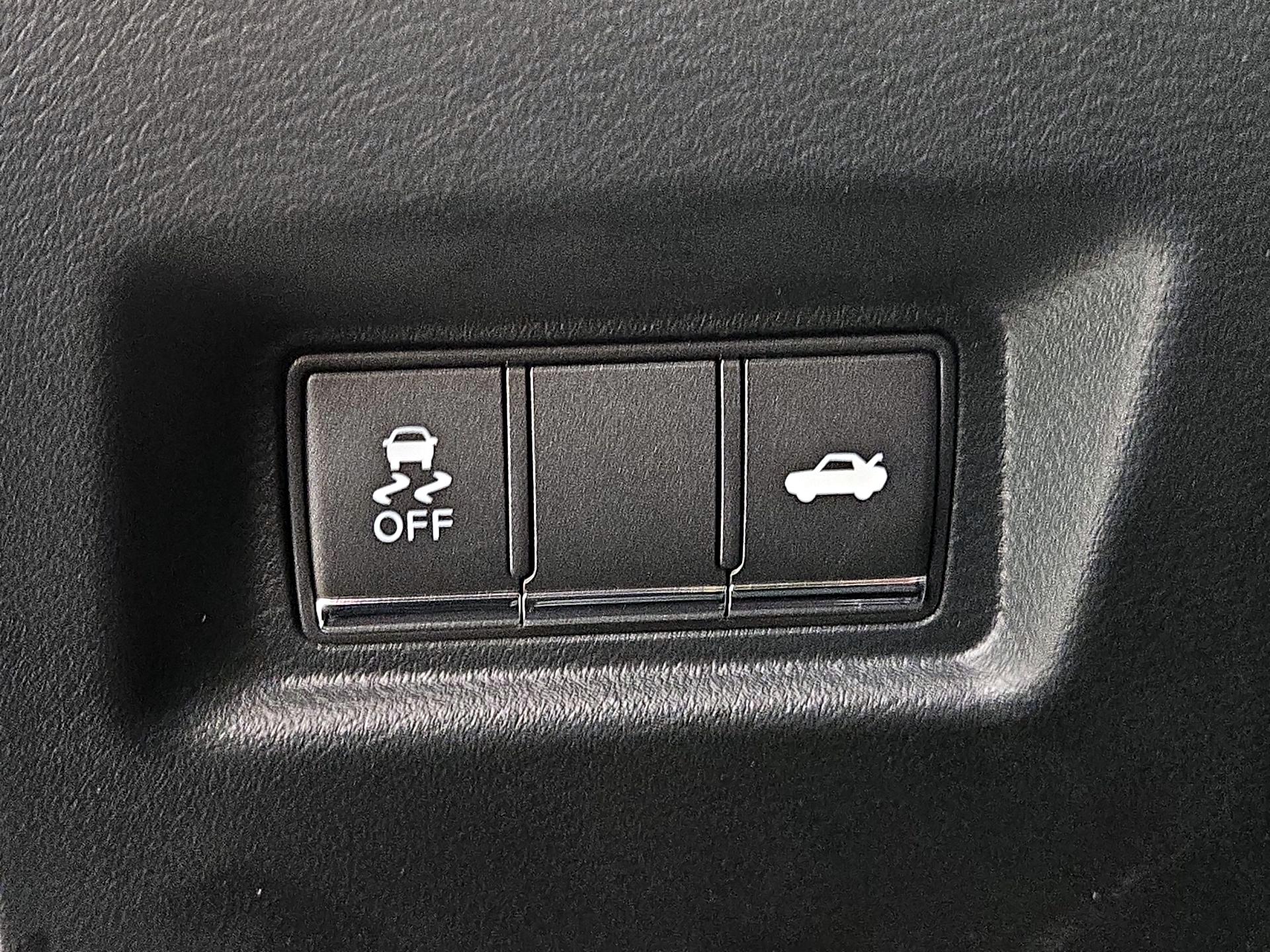 Thumbnail: 2015 INFINITI Q50 - 13