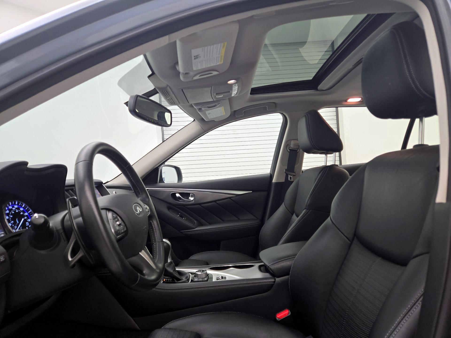 Thumbnail: 2015 INFINITI Q50 - 19