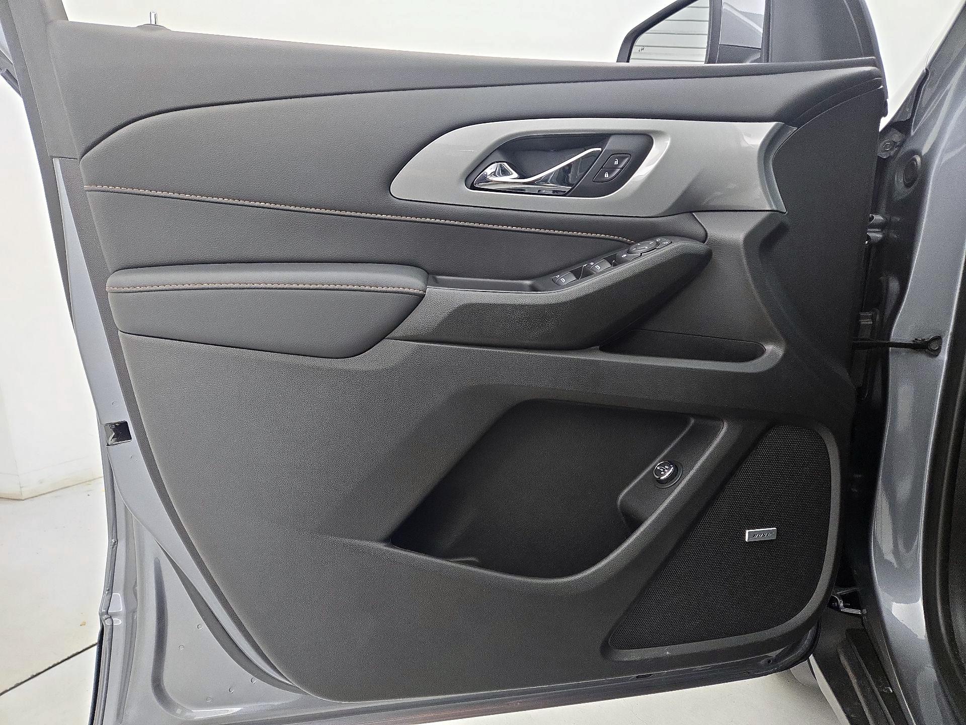 Thumbnail: 2021 Chevrolet Traverse - 12