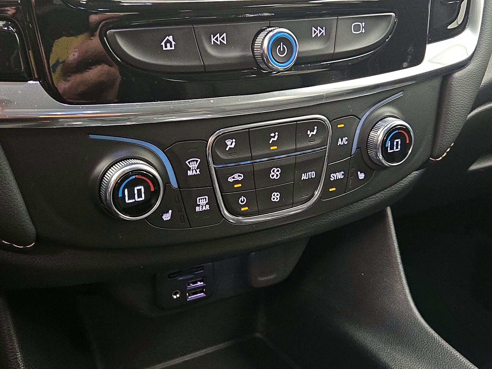 Thumbnail: 2021 Chevrolet Traverse - 16