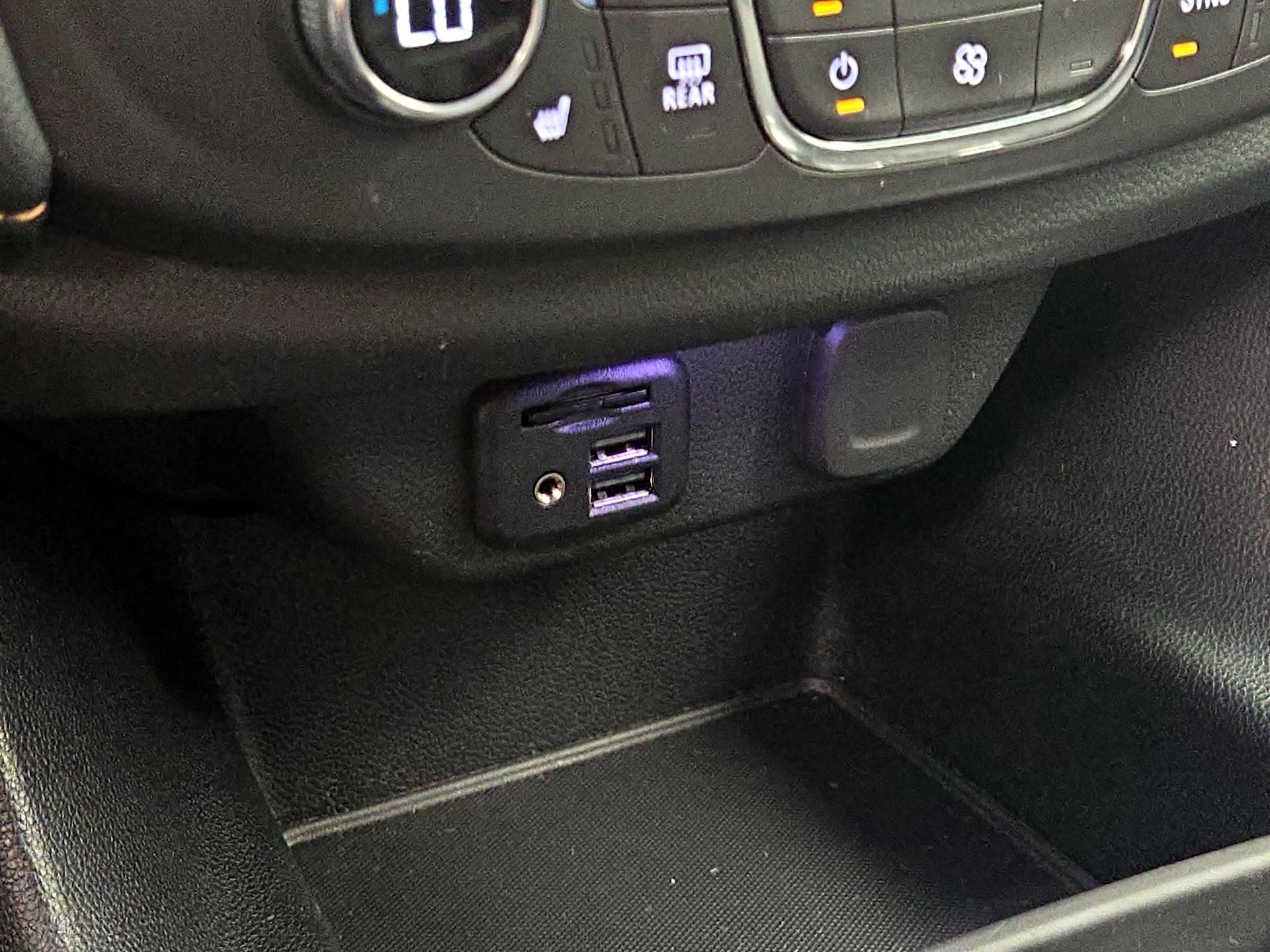 Thumbnail: 2021 Chevrolet Traverse - 18