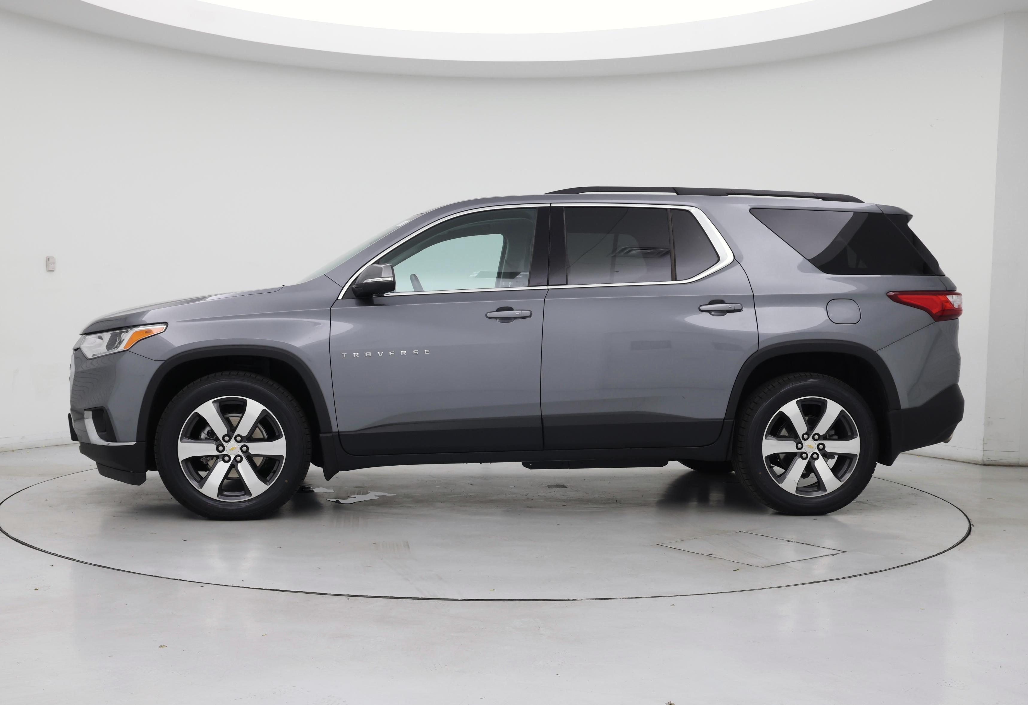 Thumbnail: 2021 Chevrolet Traverse - 3