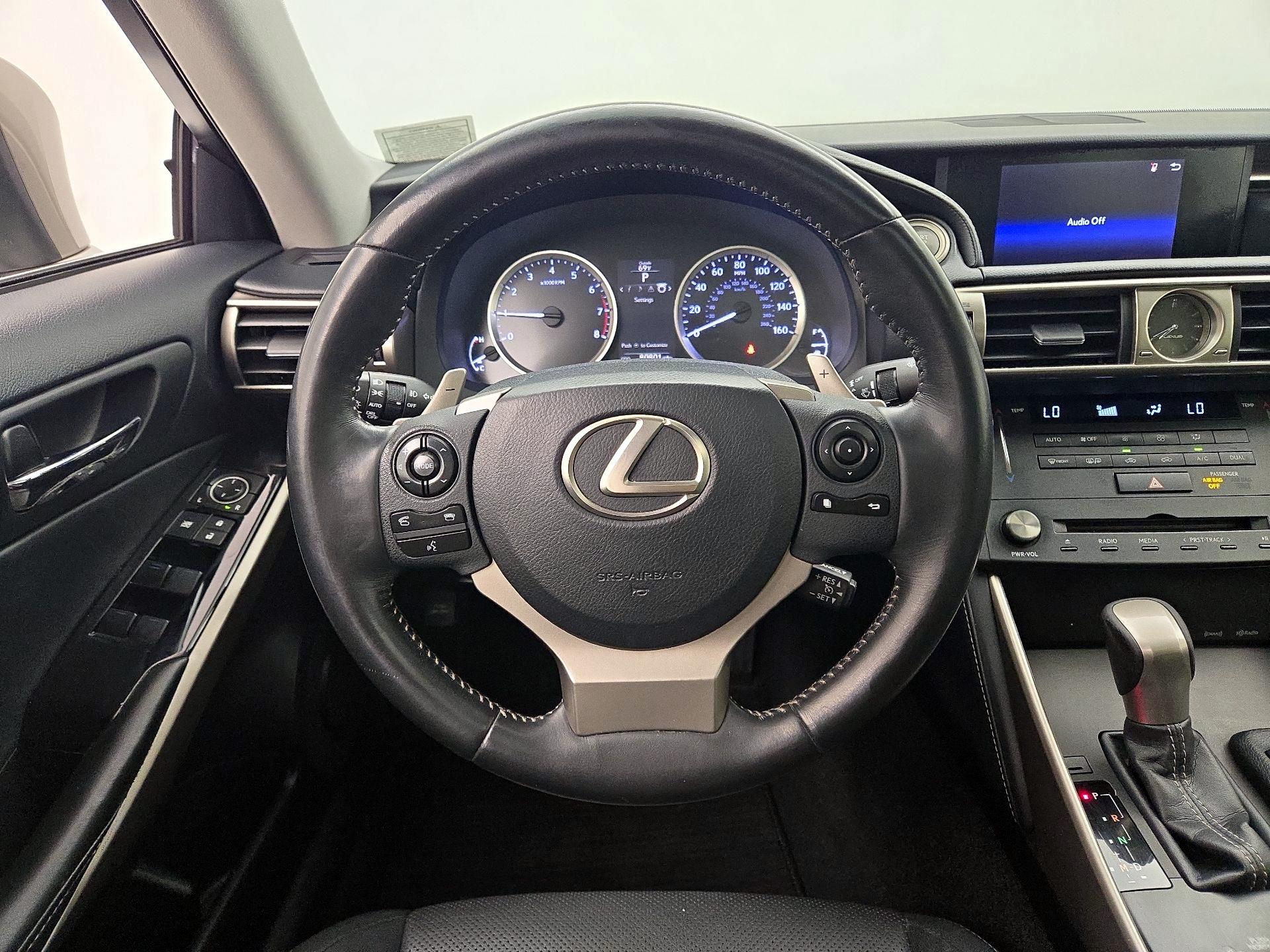 Thumbnail: 2015 Lexus IS - 10