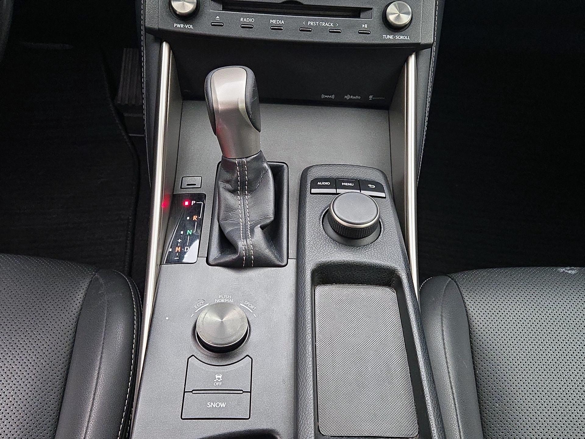 Thumbnail: 2015 Lexus IS - 16