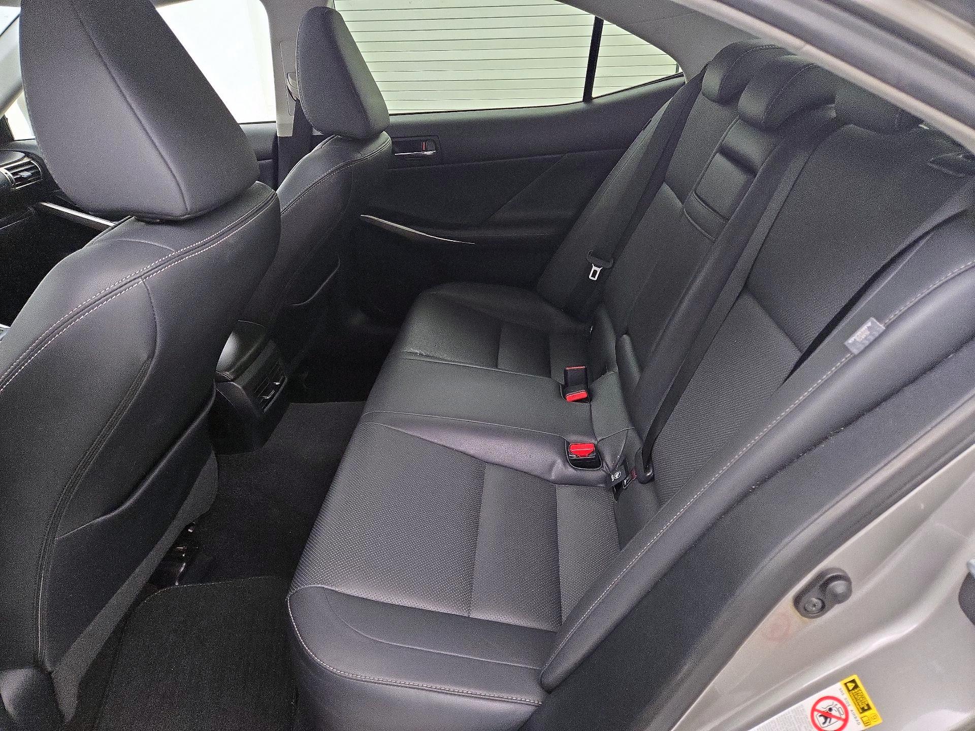 Thumbnail: 2015 Lexus IS - 18