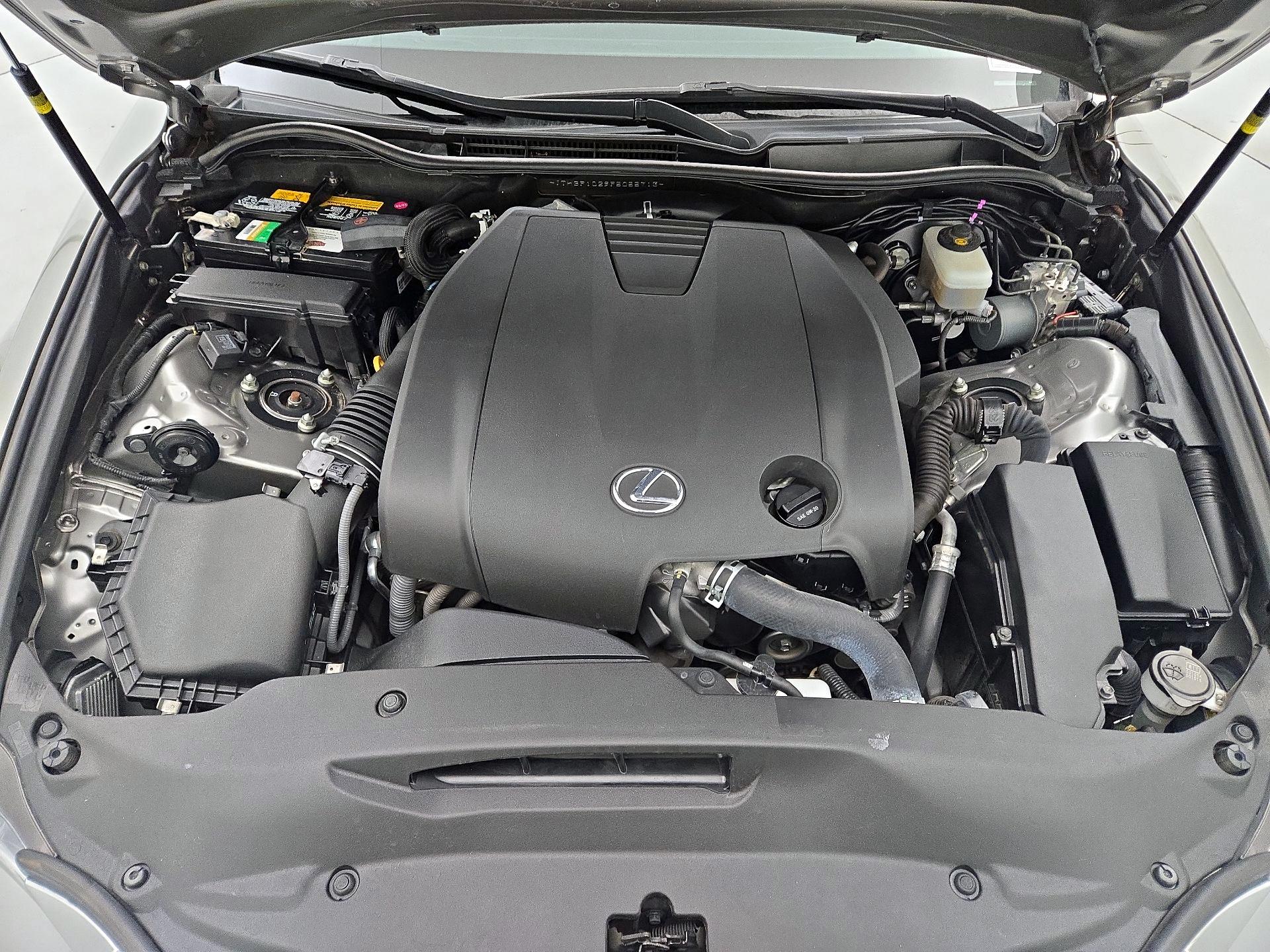 Thumbnail: 2015 Lexus IS - 20