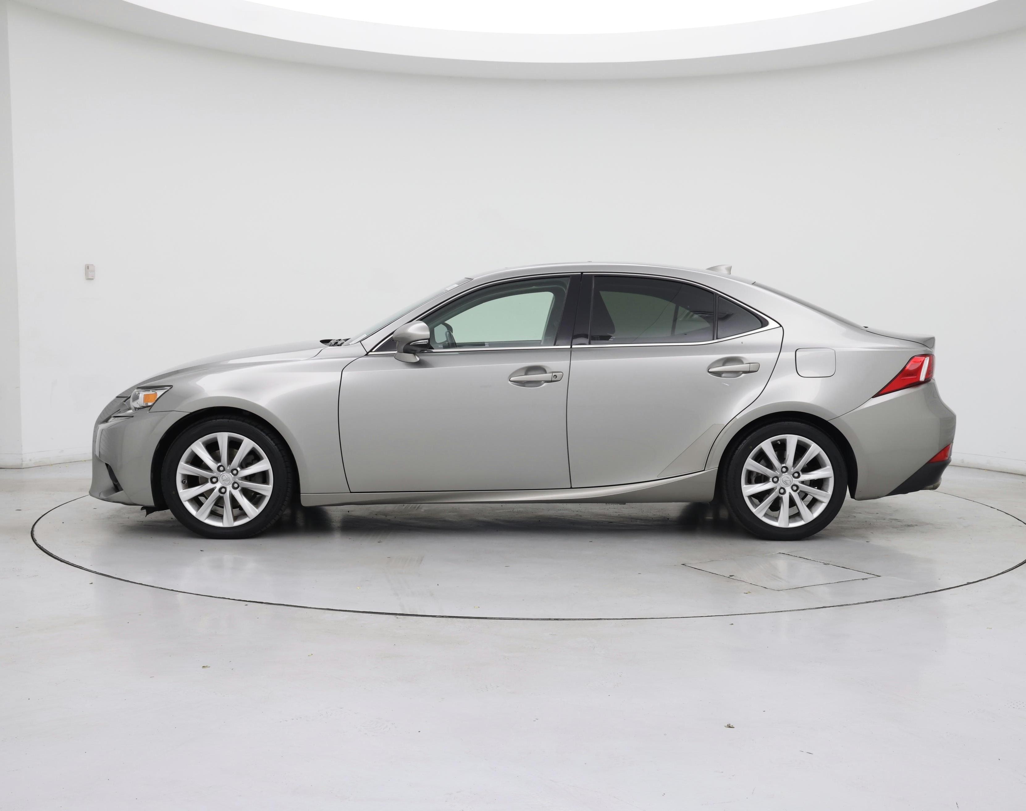 Thumbnail: 2015 Lexus IS - 3