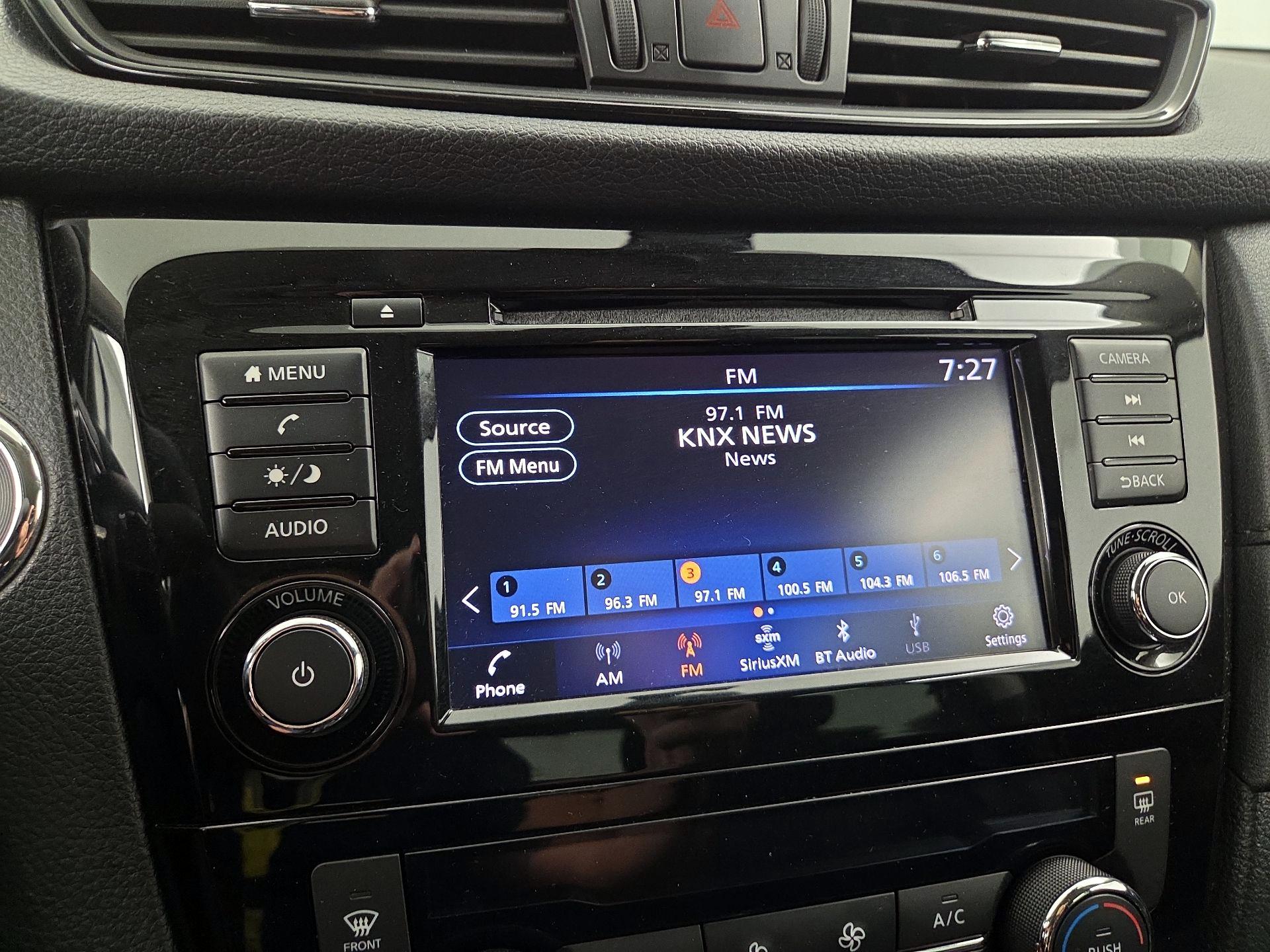 Thumbnail: 2018 Nissan Rogue - 15