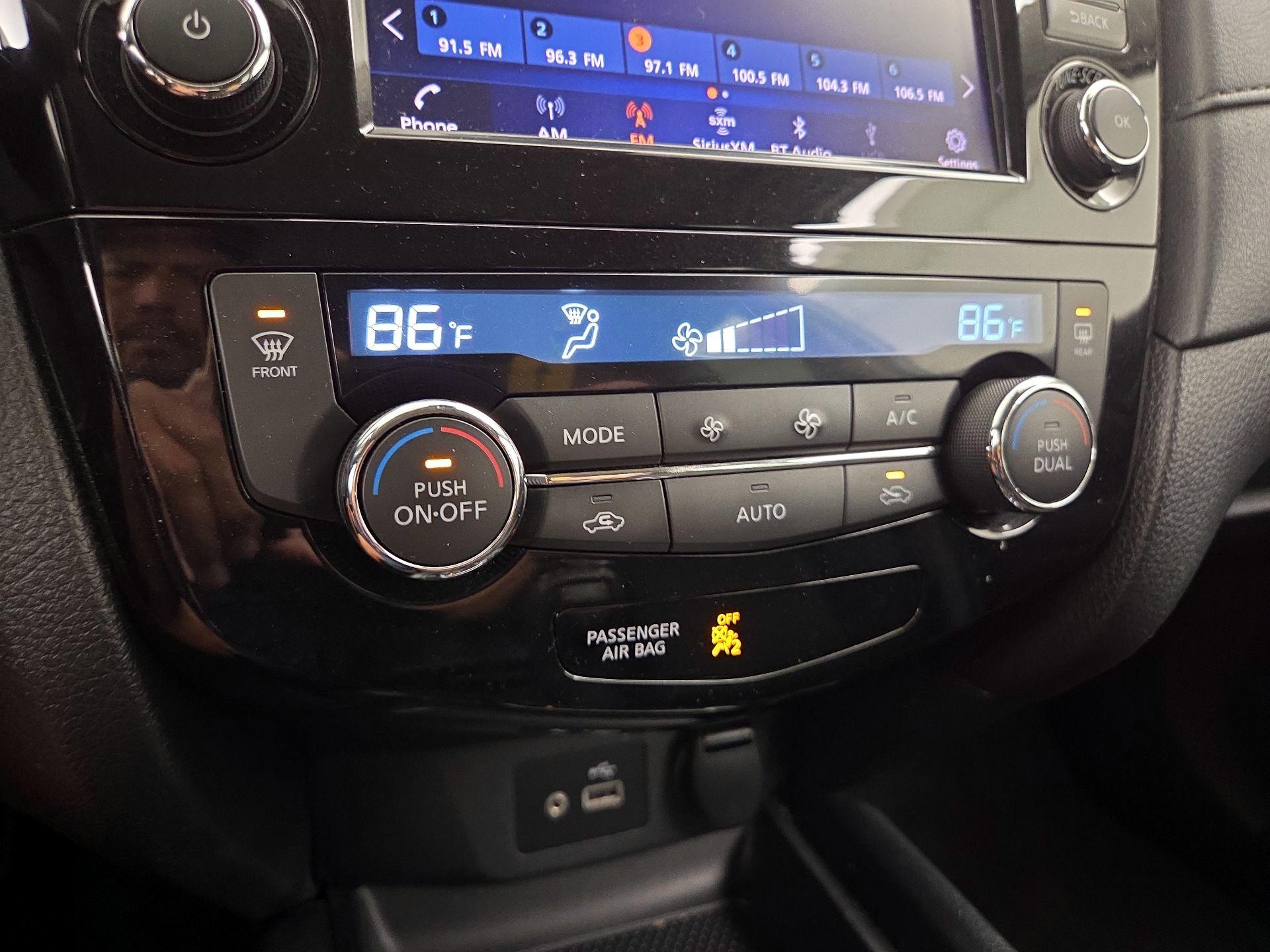 Thumbnail: 2018 Nissan Rogue - 16