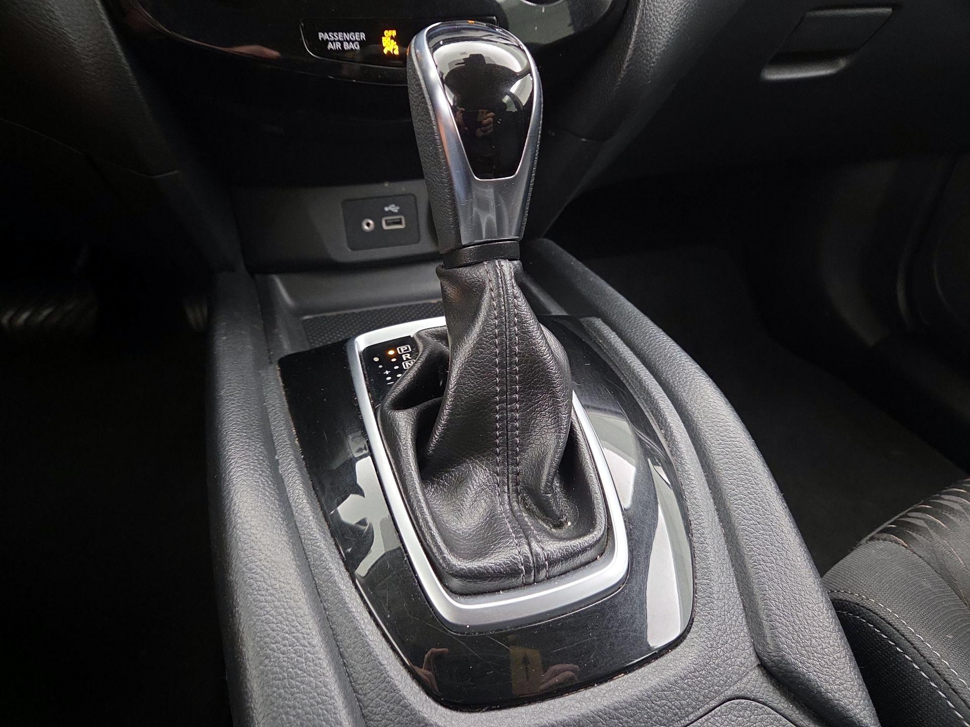 Thumbnail: 2018 Nissan Rogue - 17