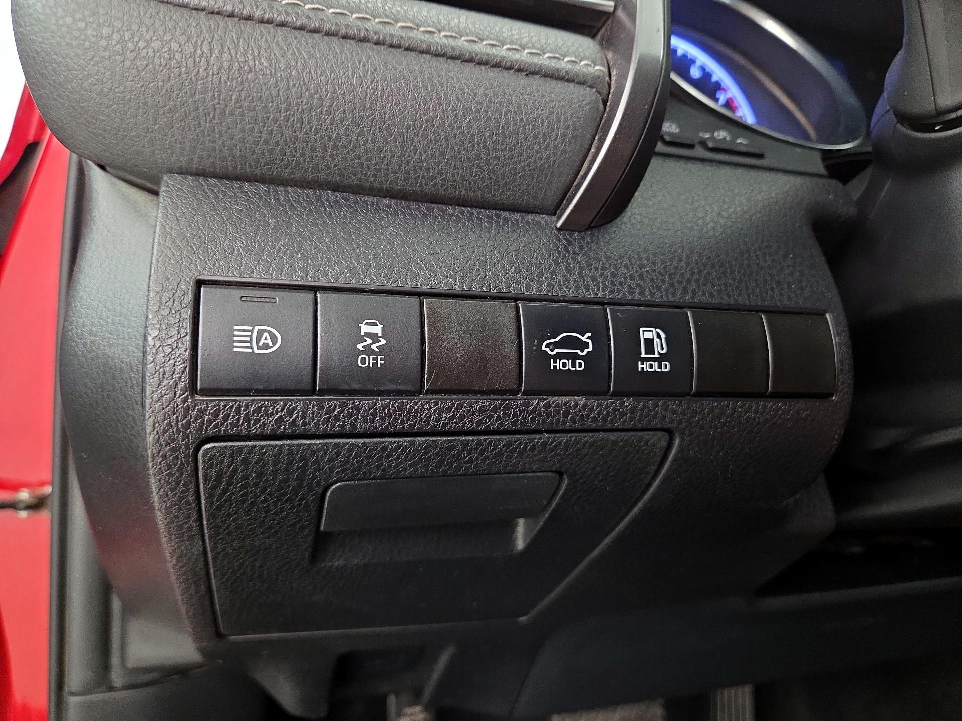 Thumbnail: 2020 Toyota Camry - 13