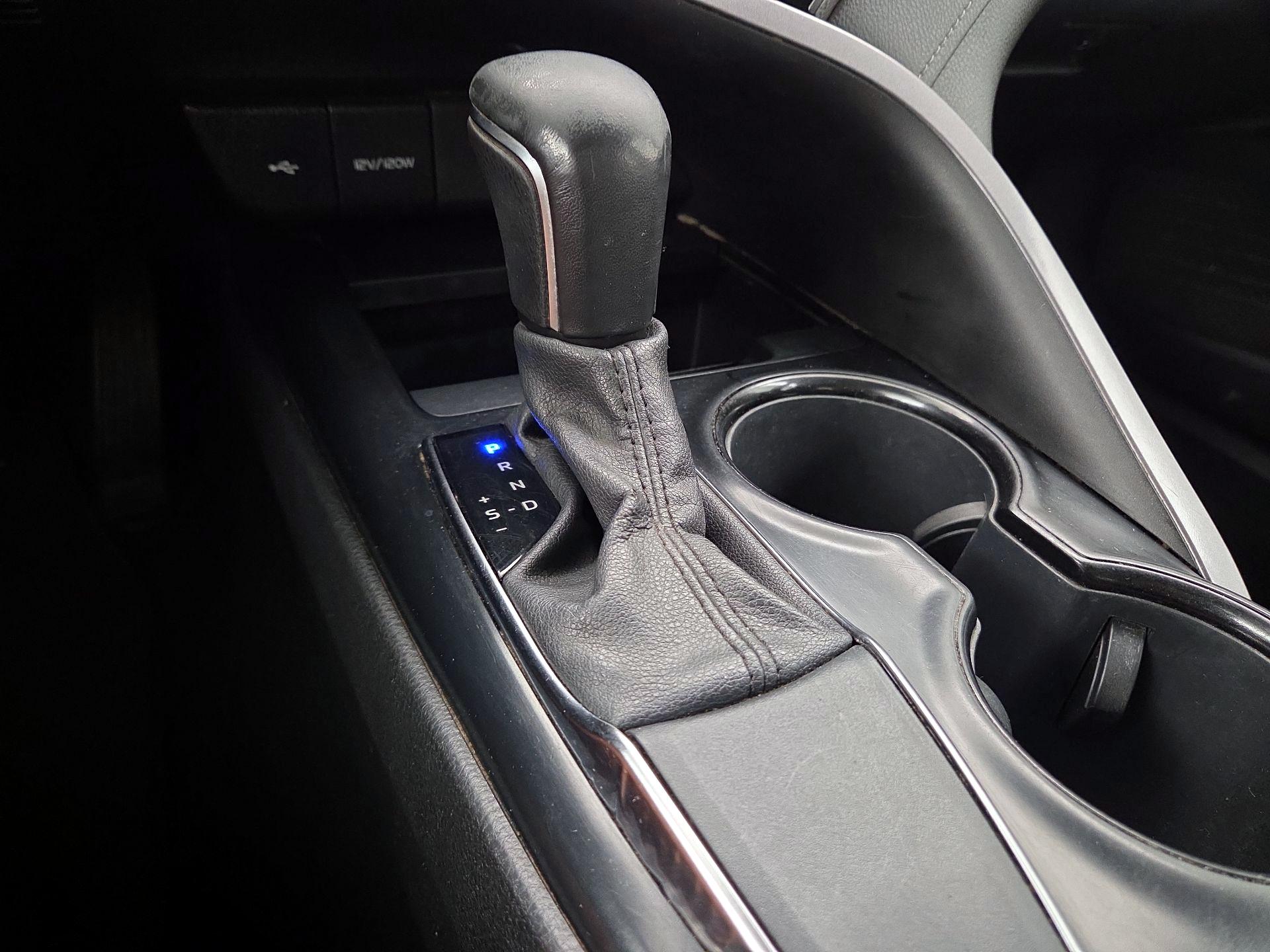 Thumbnail: 2020 Toyota Camry - 17