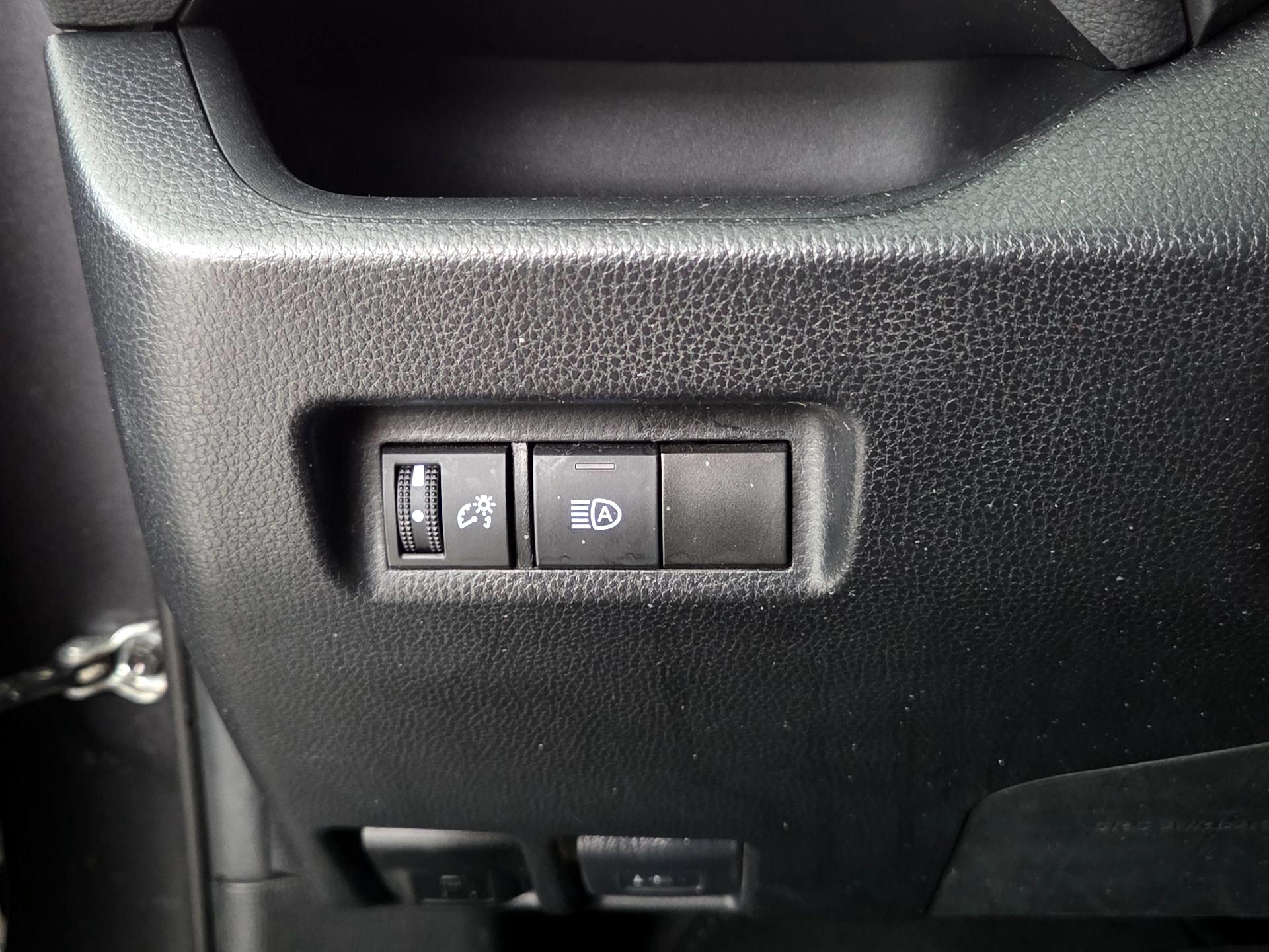 Thumbnail: 2021 Toyota RAV4 - 13