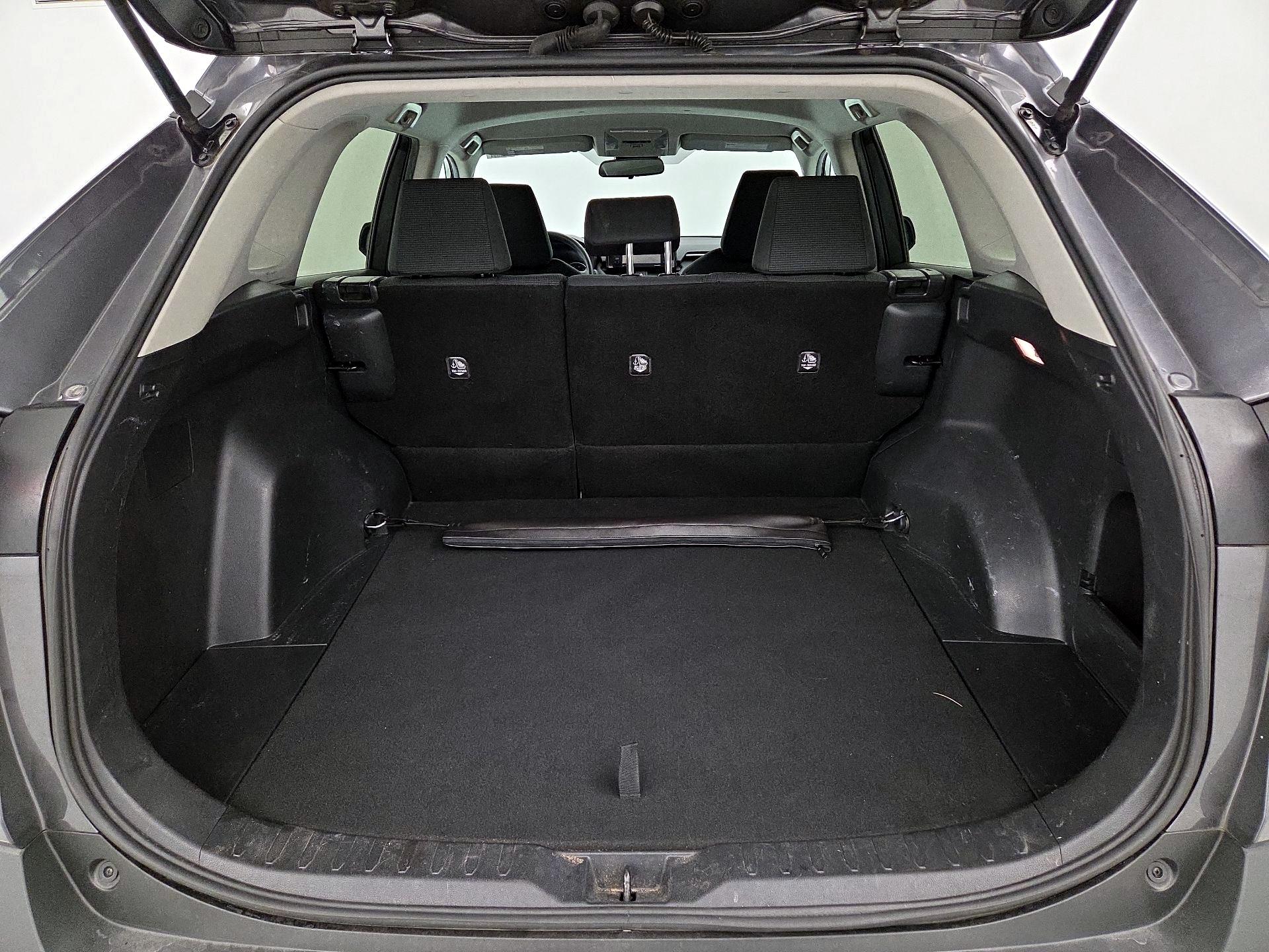 Thumbnail: 2021 Toyota RAV4 - 20