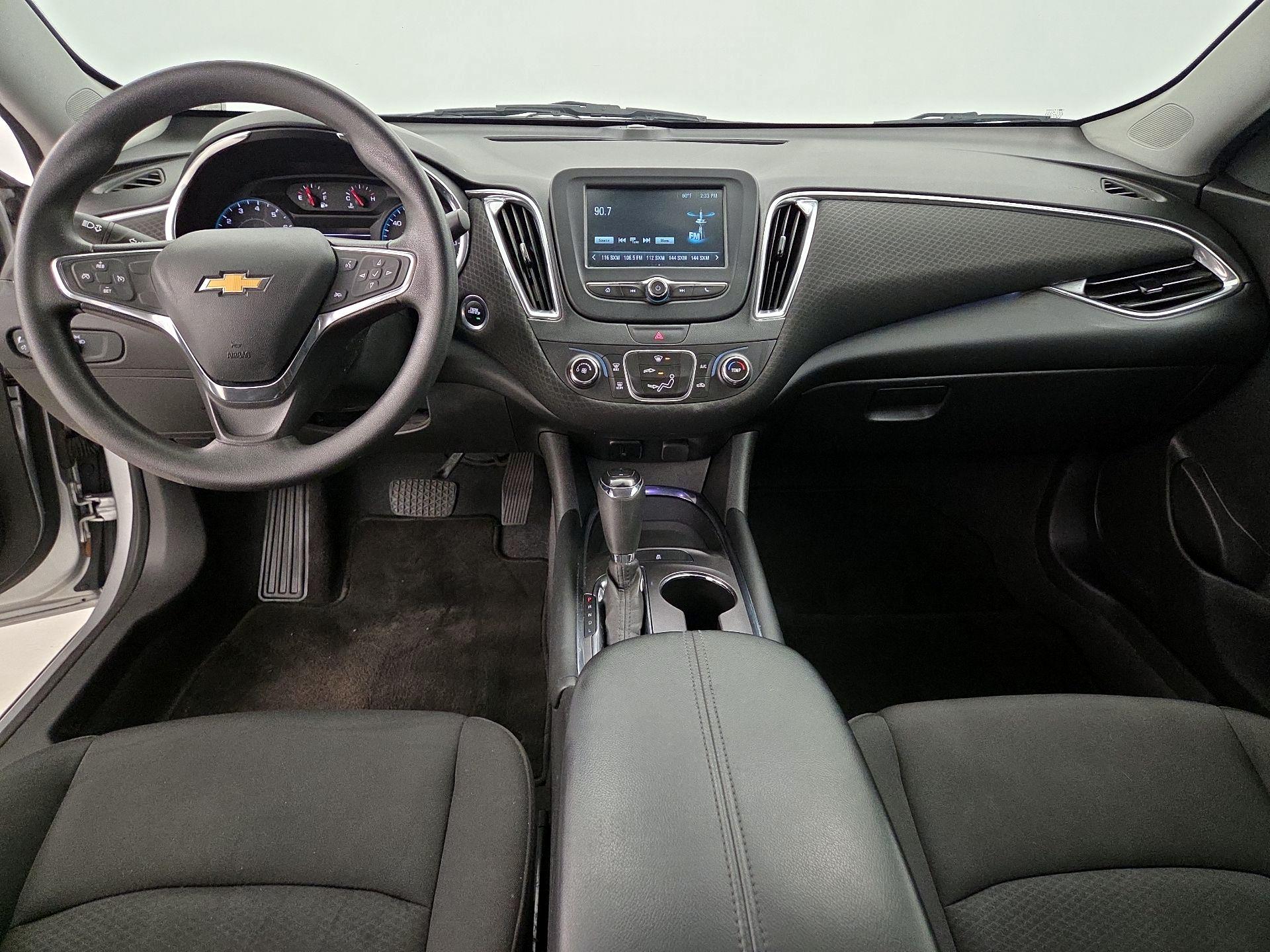 Thumbnail: 2018 Chevrolet Malibu - 9