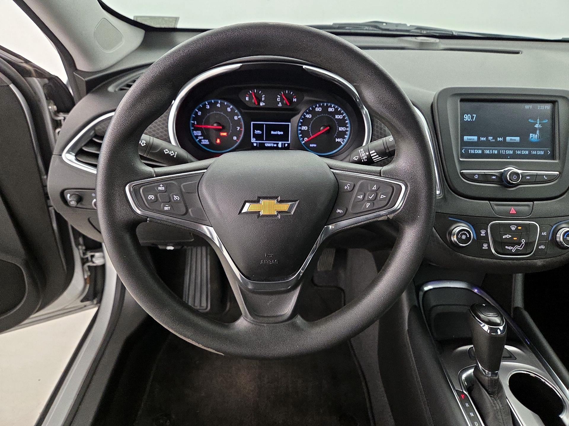 Thumbnail: 2018 Chevrolet Malibu - 10