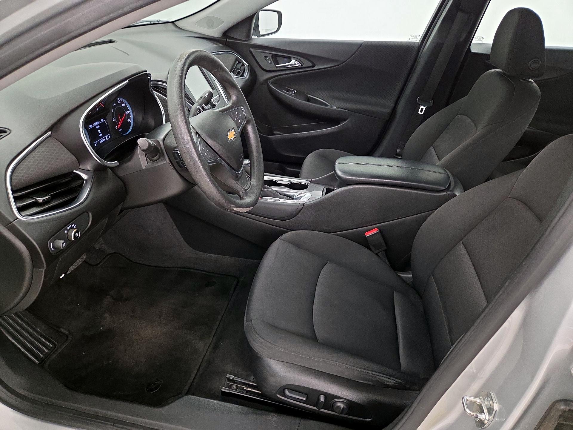 Thumbnail: 2018 Chevrolet Malibu - 11