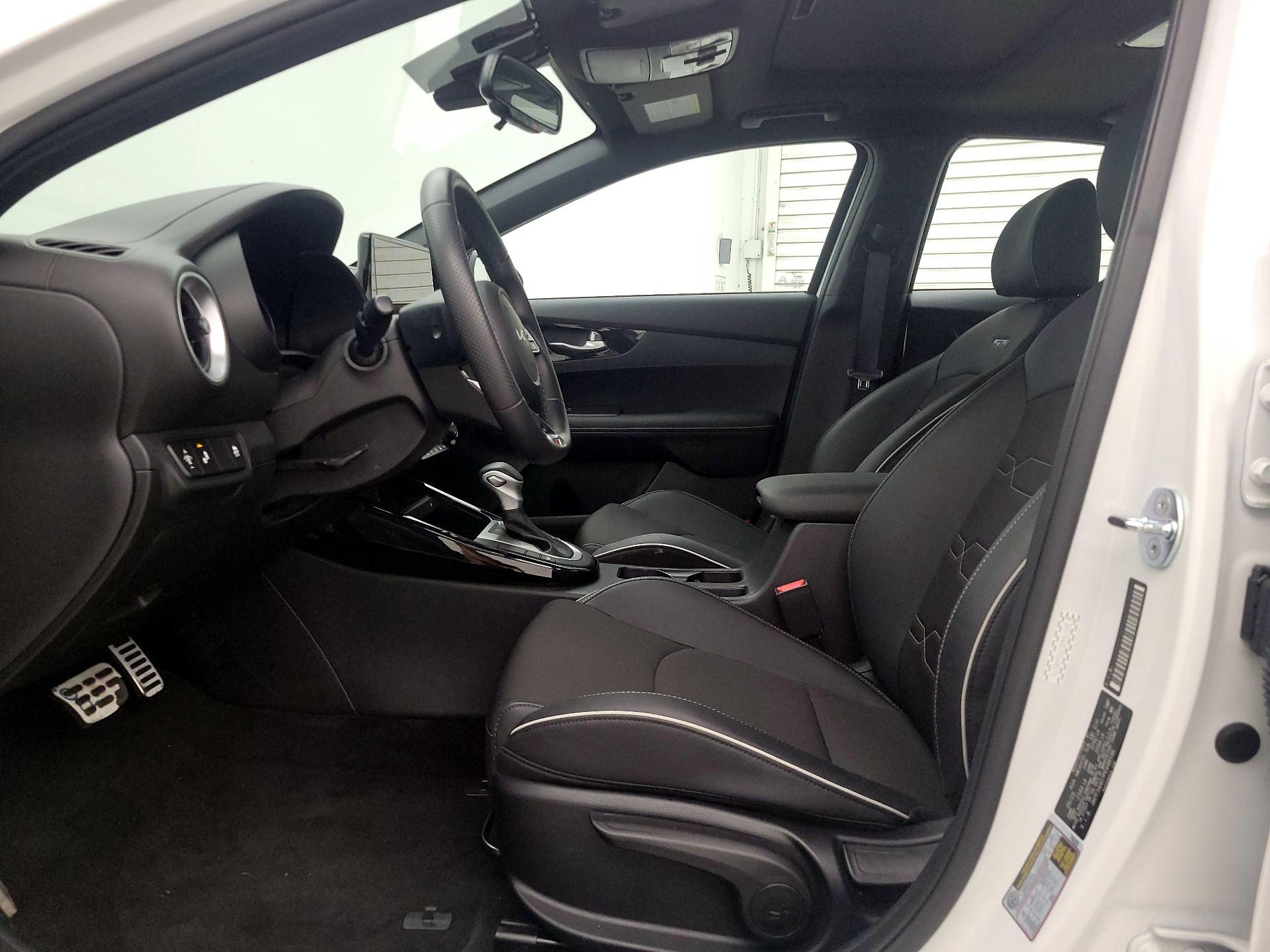 Thumbnail: 2023 Kia Forte - 11