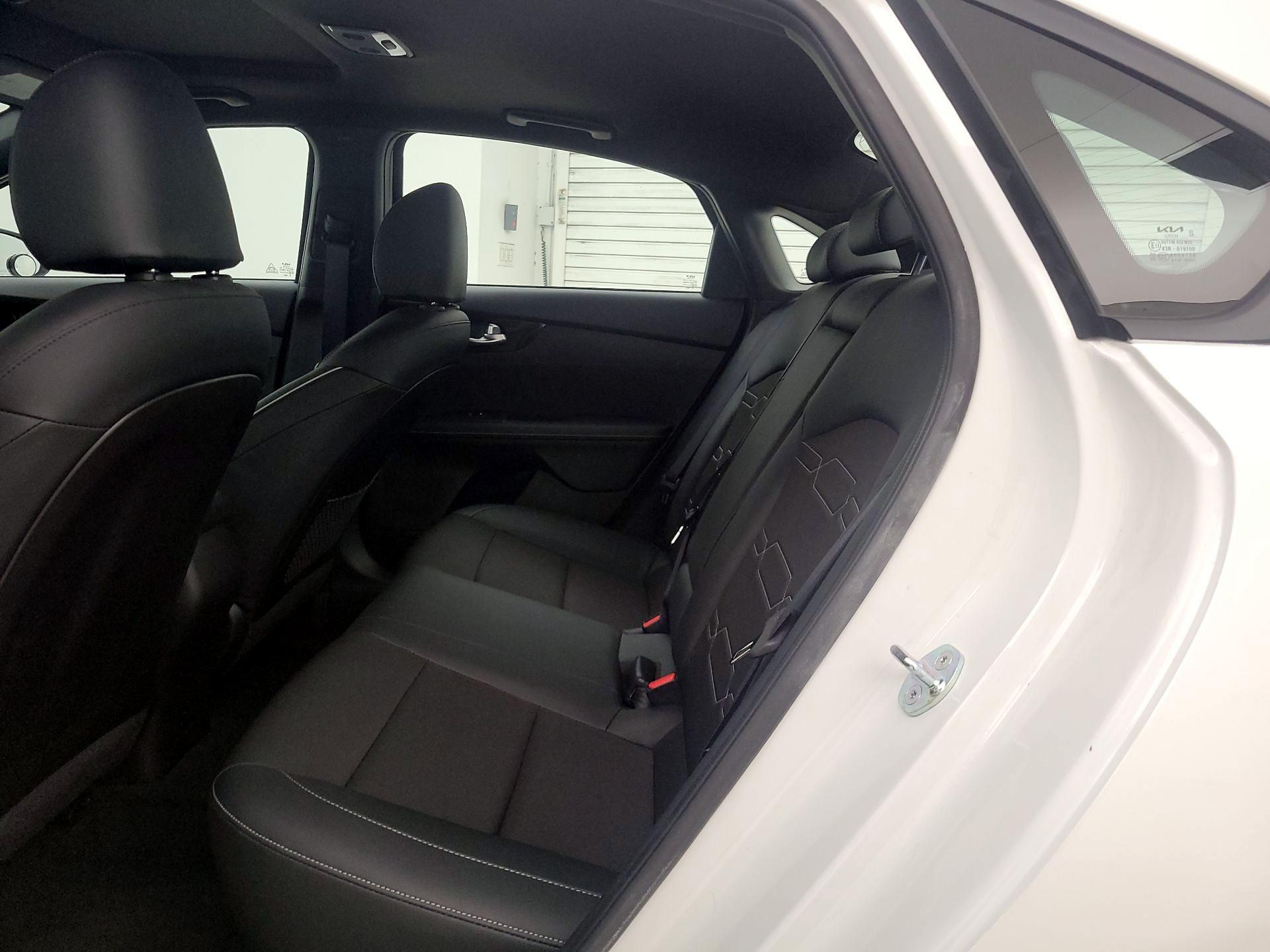 Thumbnail: 2023 Kia Forte - 19