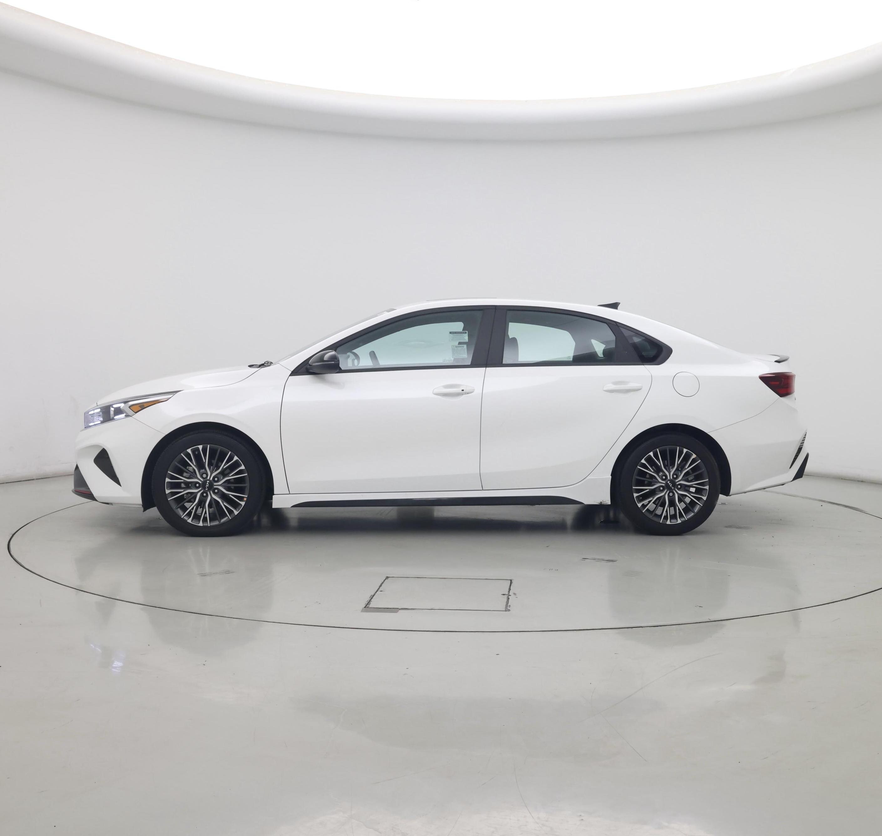 Thumbnail: 2023 Kia Forte - 3