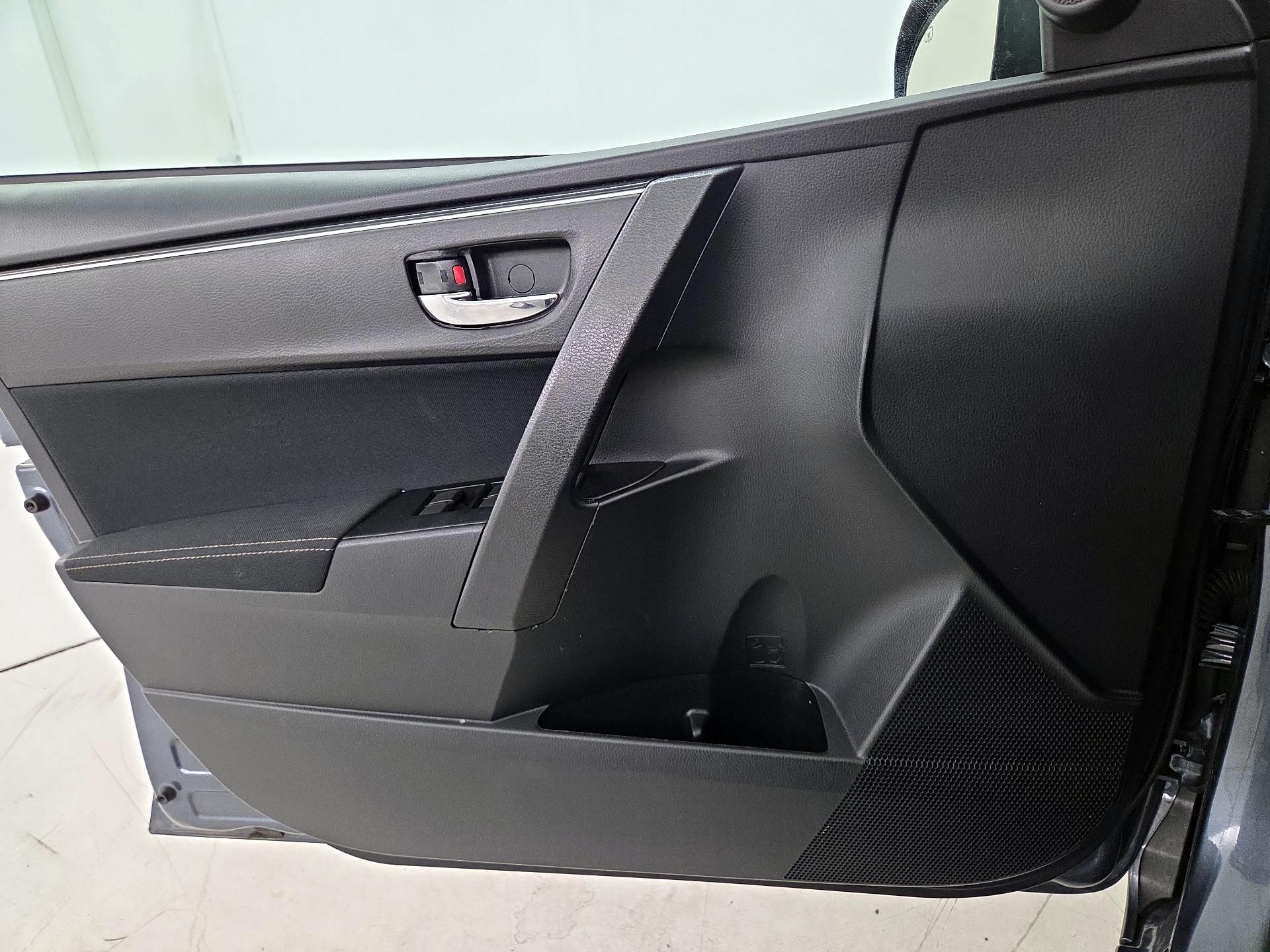 Thumbnail: 2019 Toyota Corolla - 12