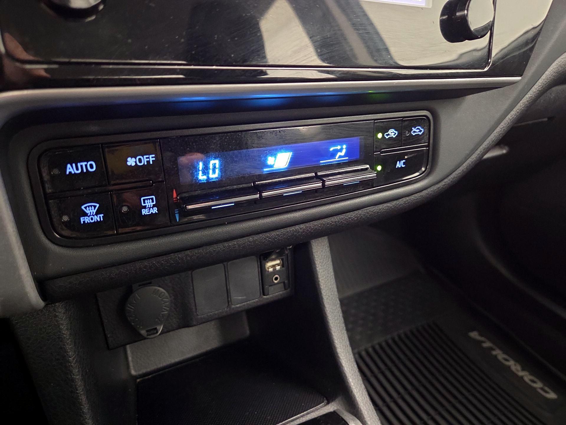 Thumbnail: 2019 Toyota Corolla - 16