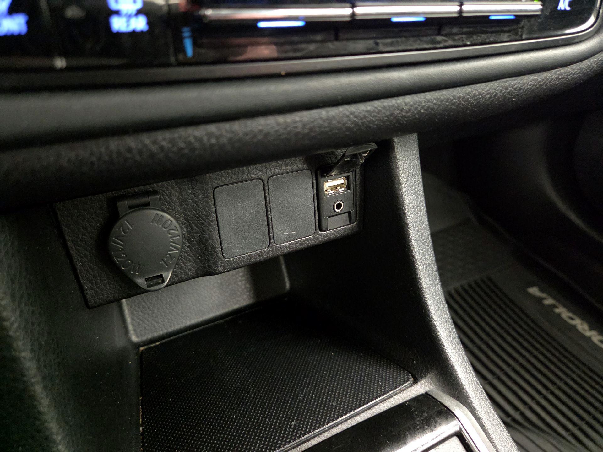 Thumbnail: 2019 Toyota Corolla - 18