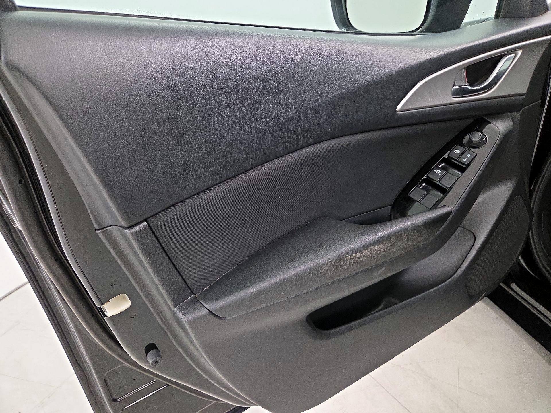 Thumbnail: 2017 Mazda Mazda3 - 12