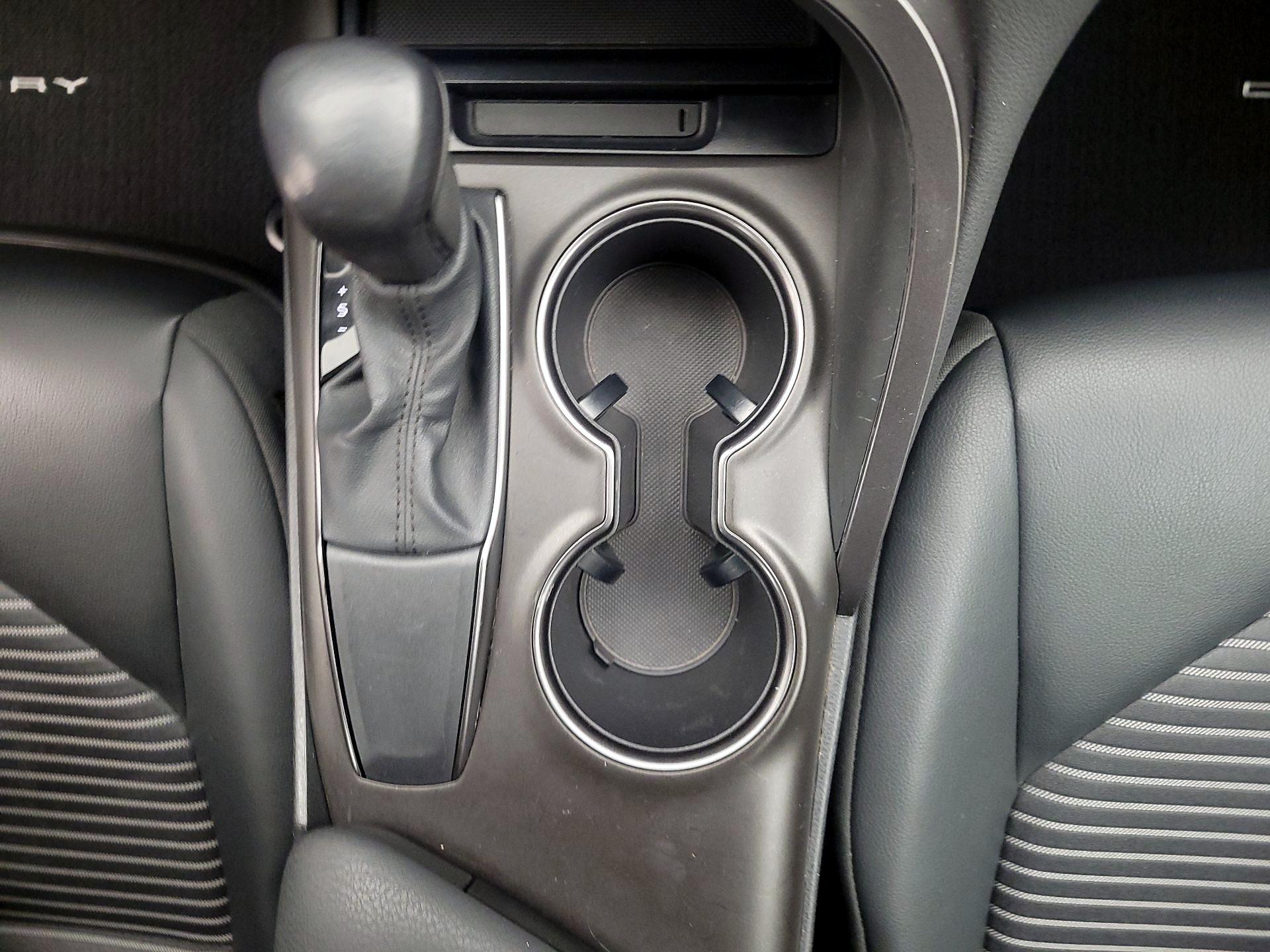 Thumbnail: 2021 Toyota Camry - 17