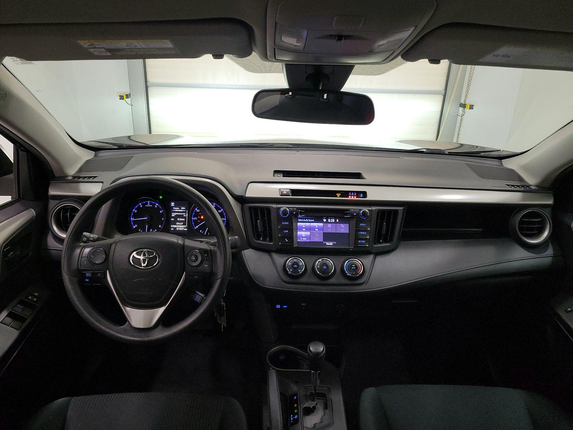 Thumbnail: 2018 Toyota RAV4 - 9