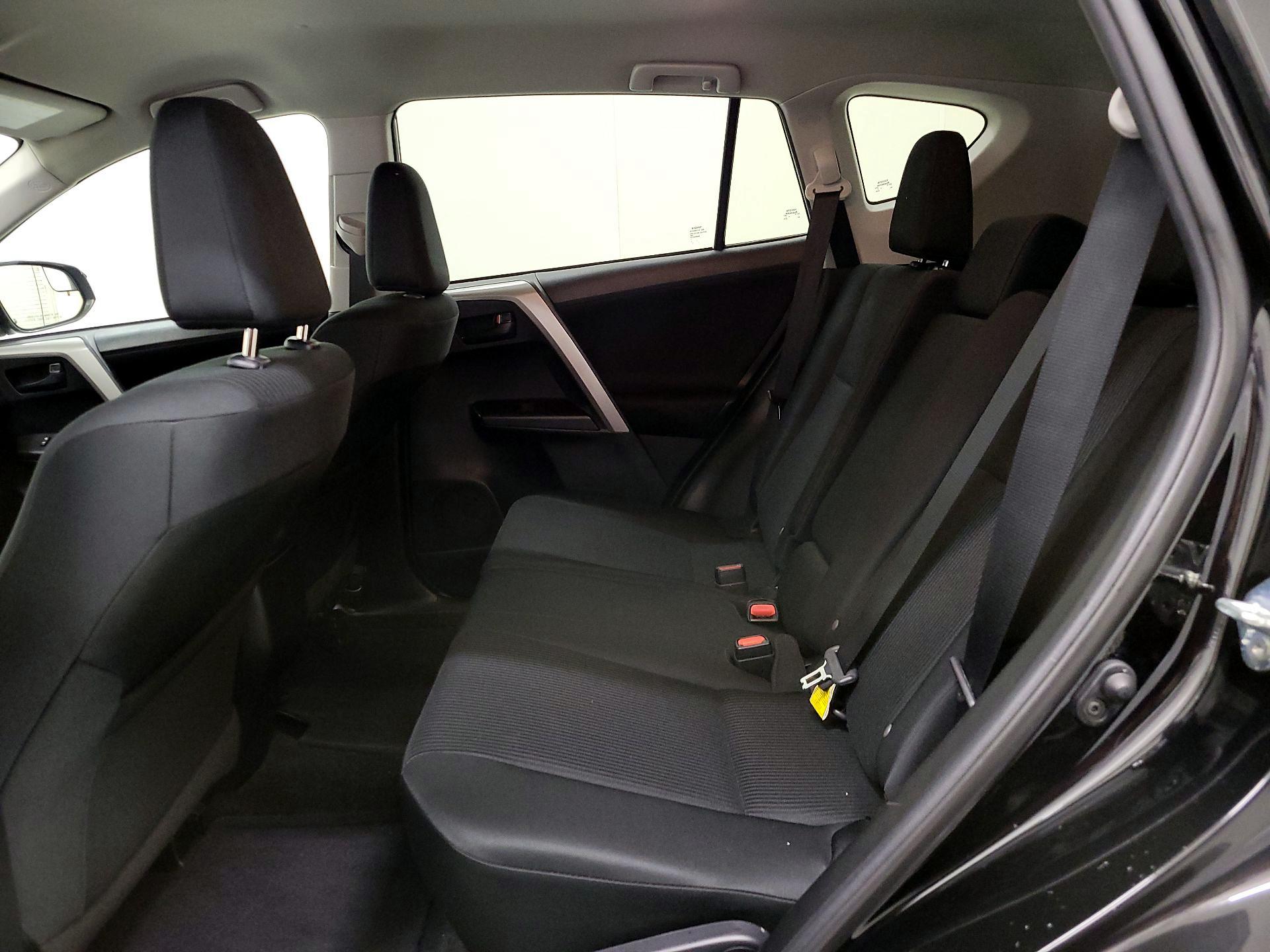 Thumbnail: 2018 Toyota RAV4 - 19