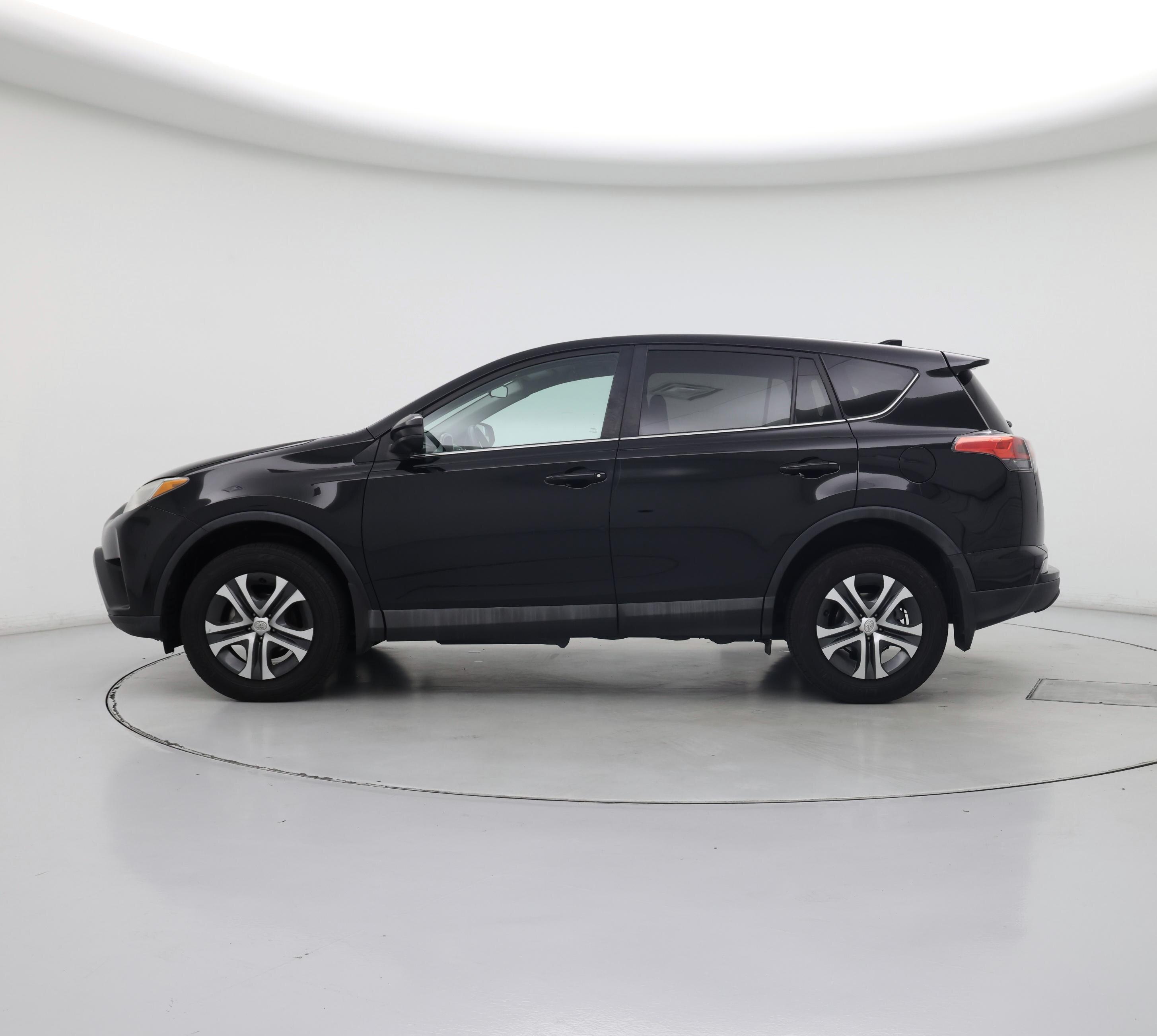 Thumbnail: 2018 Toyota RAV4 - 3