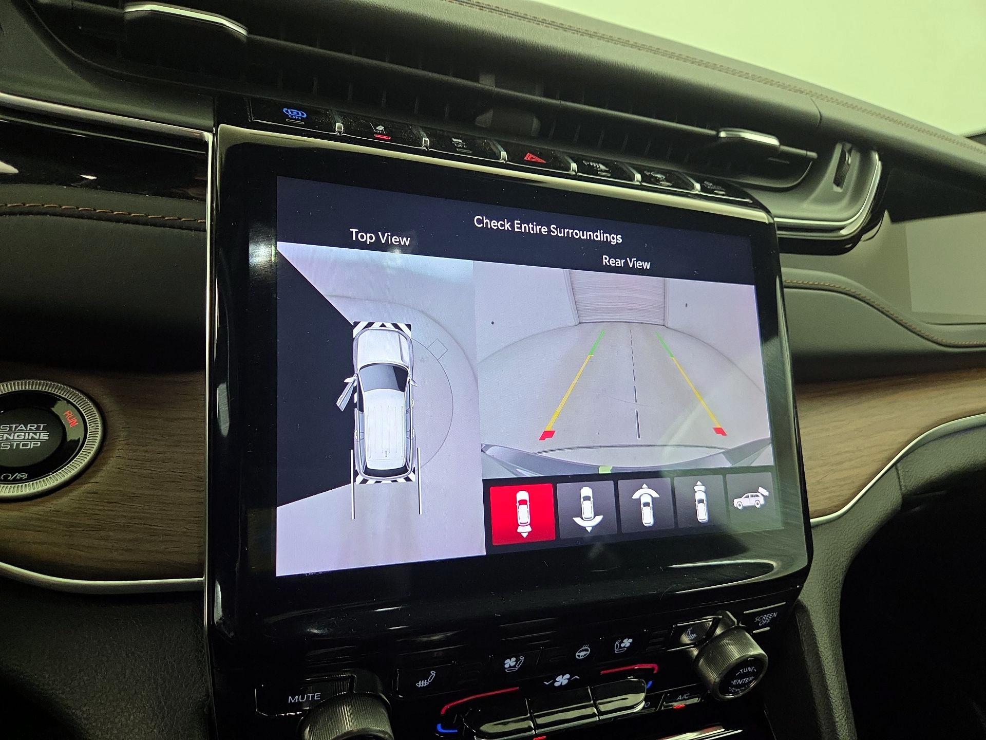 Thumbnail: 2022 Jeep Grand Cherokee - 15