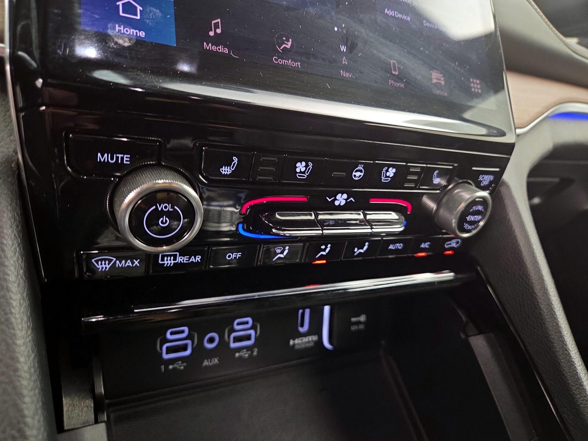 Thumbnail: 2022 Jeep Grand Cherokee - 17