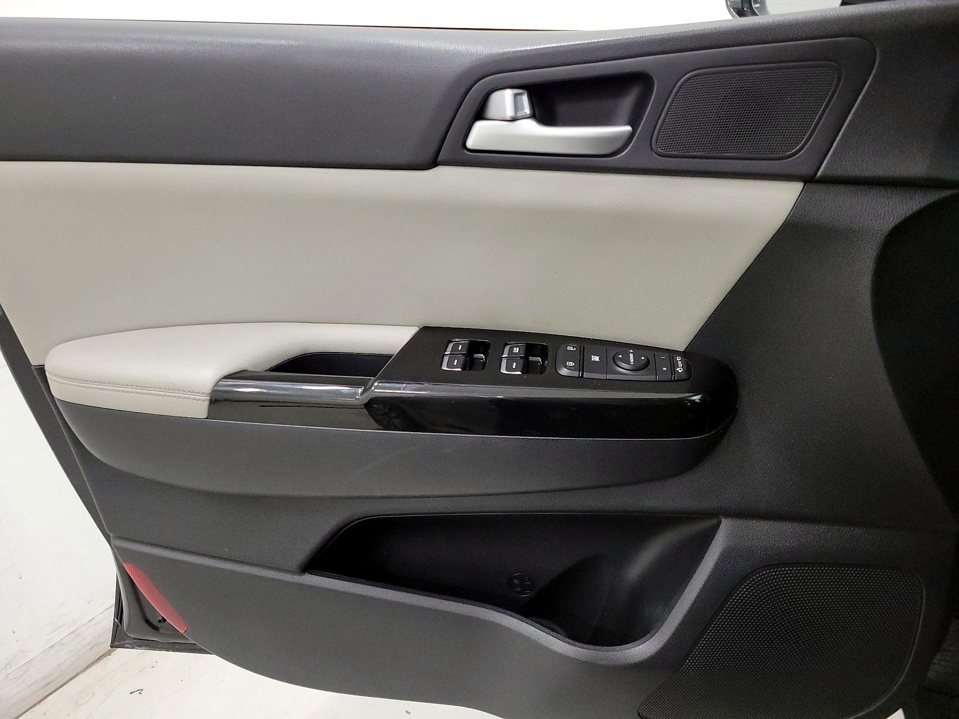 Thumbnail: 2018 Kia Sportage - 12