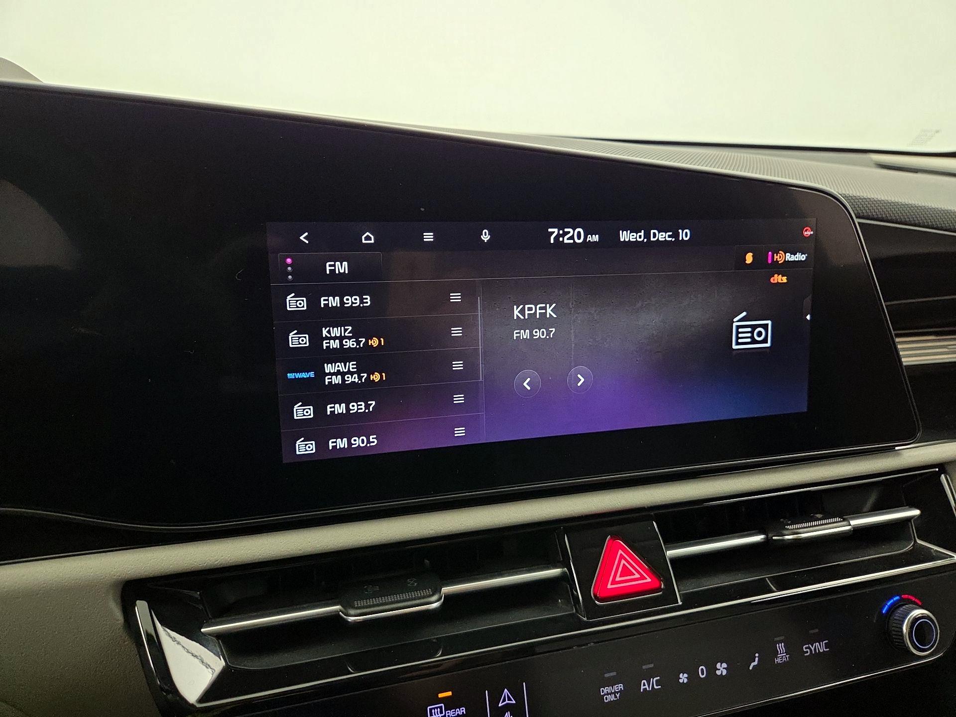 Thumbnail: 2023 Kia Niro - 16