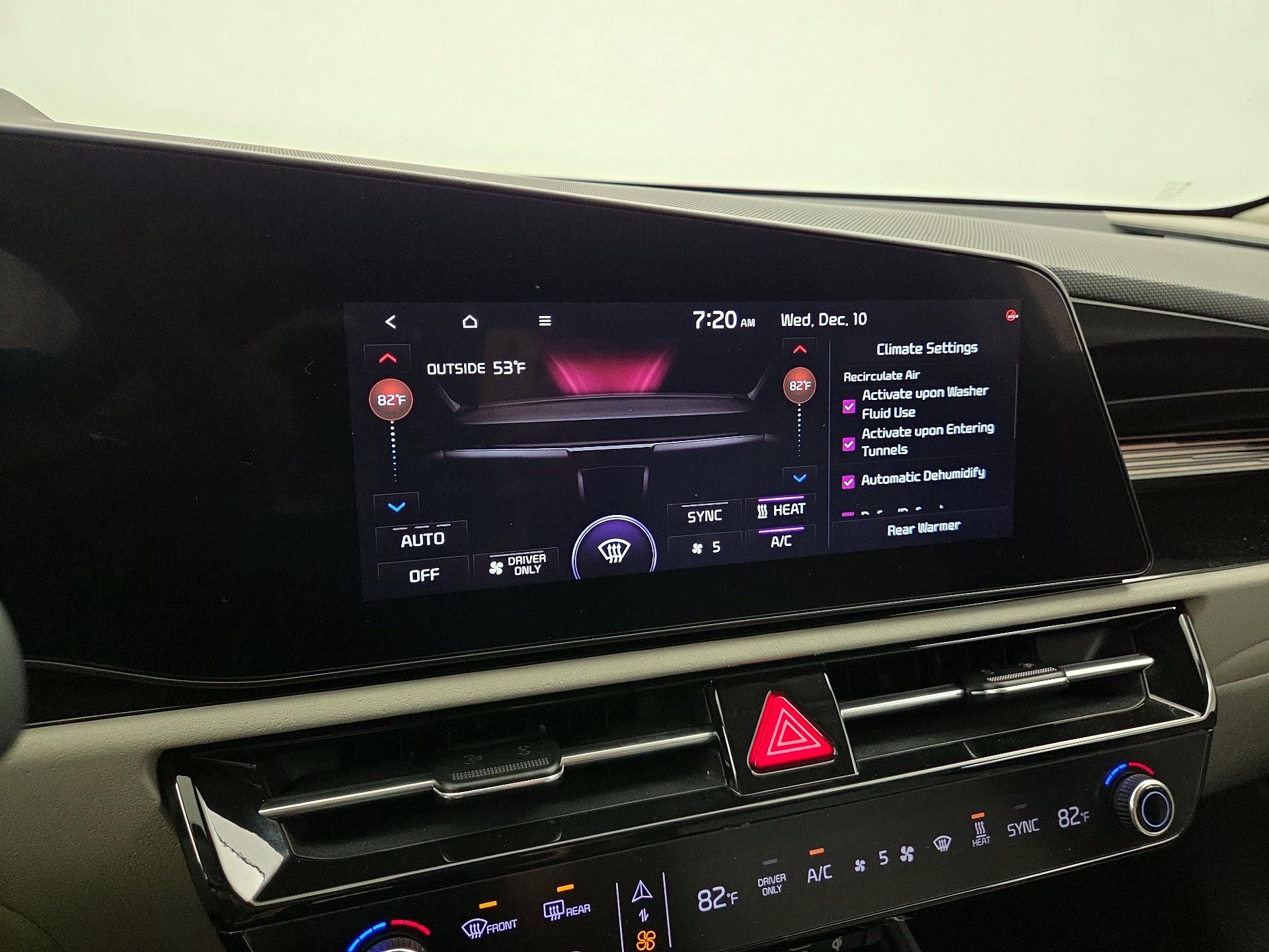 Thumbnail: 2023 Kia Niro - 17