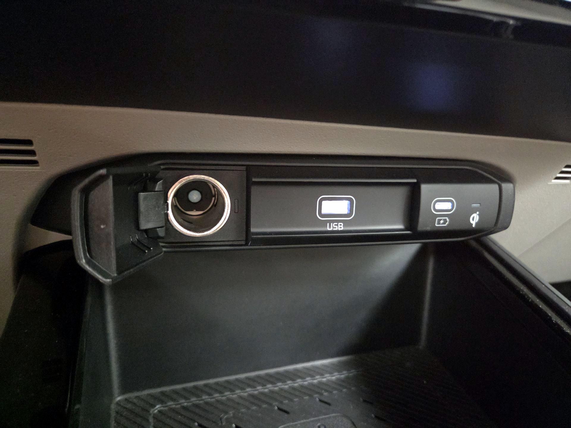 Thumbnail: 2023 Kia Niro - 19