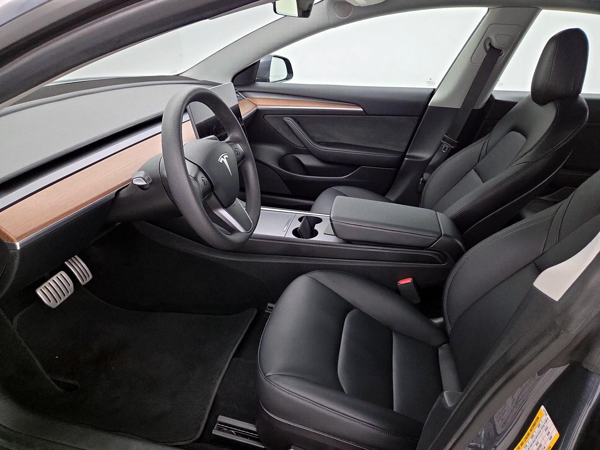 Thumbnail: 2022 Tesla Model 3 - 11