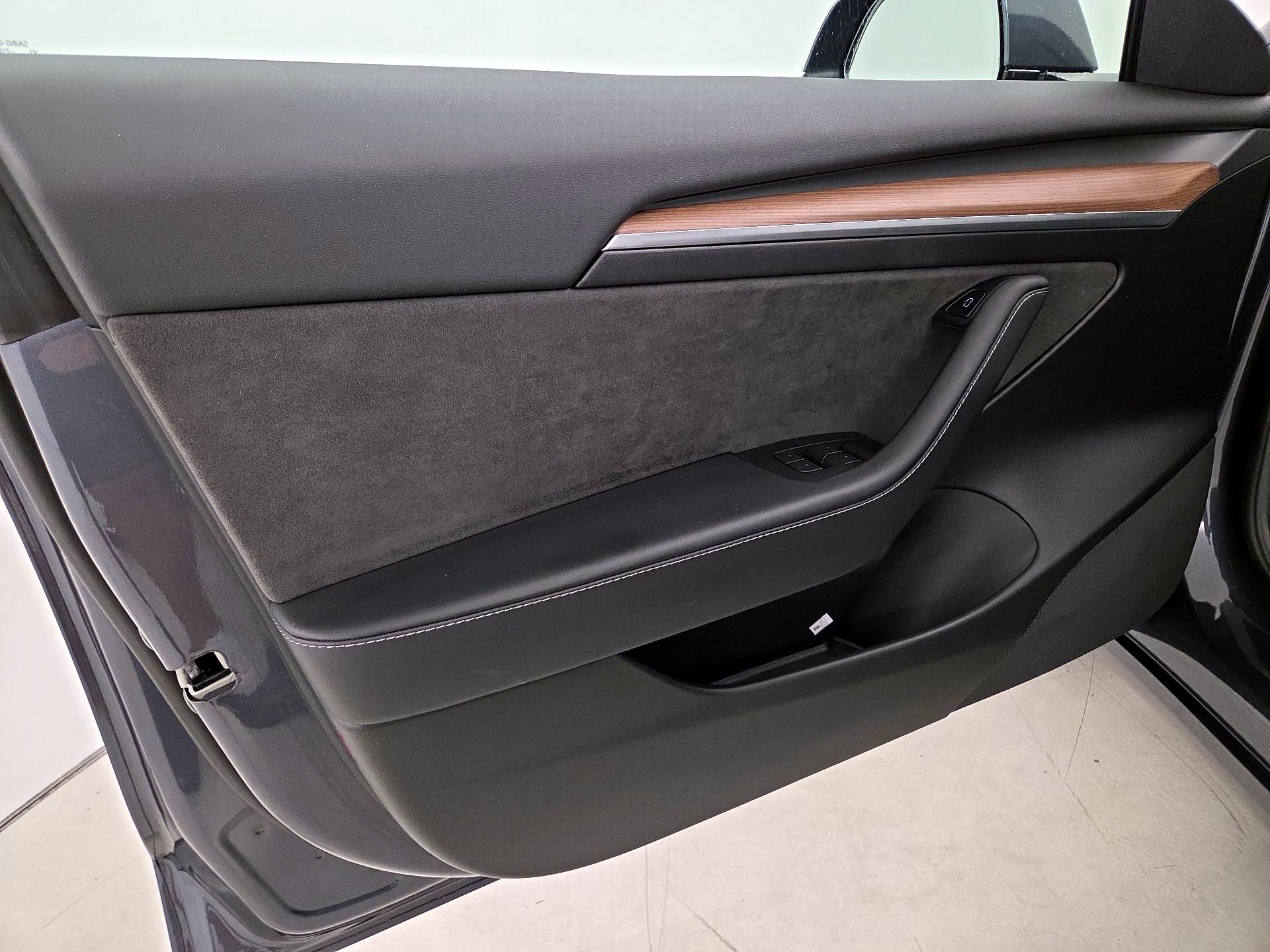 Thumbnail: 2022 Tesla Model 3 - 12