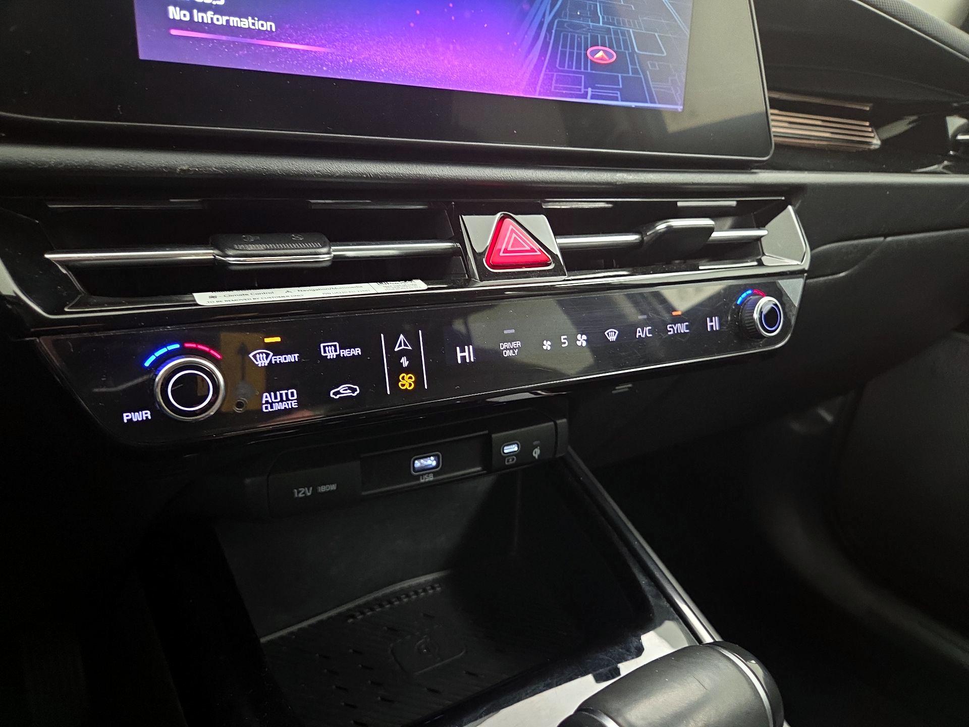 Thumbnail: 2023 Kia Niro - 17